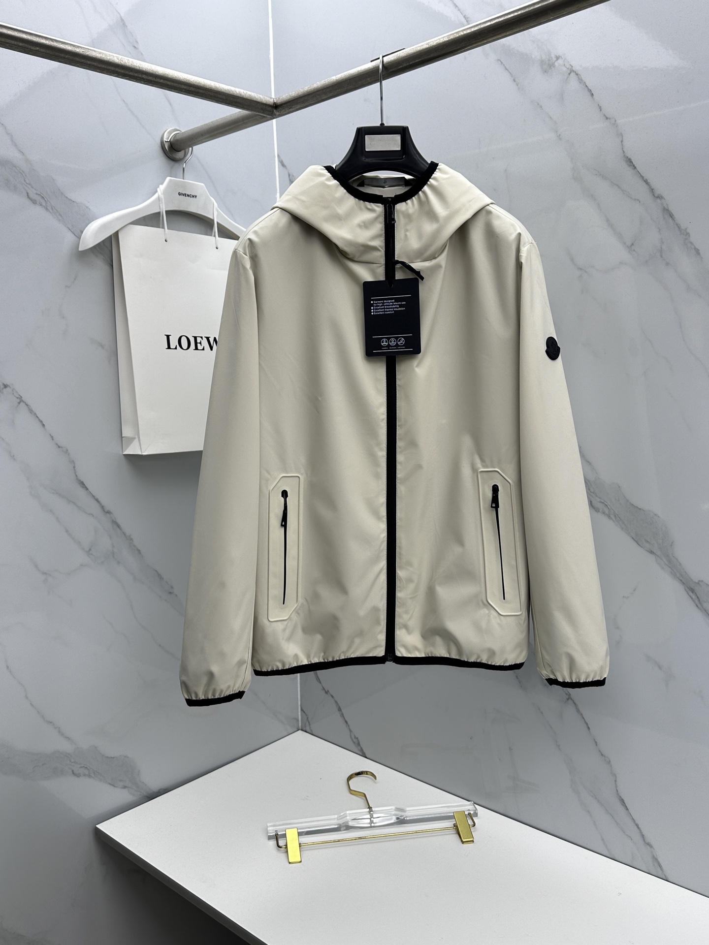 🆕Moncler蒙口 2026早春休闲系列，最新时尚连帽夹克外套.处处细节显工艺足够的高级 结构性剪裁的