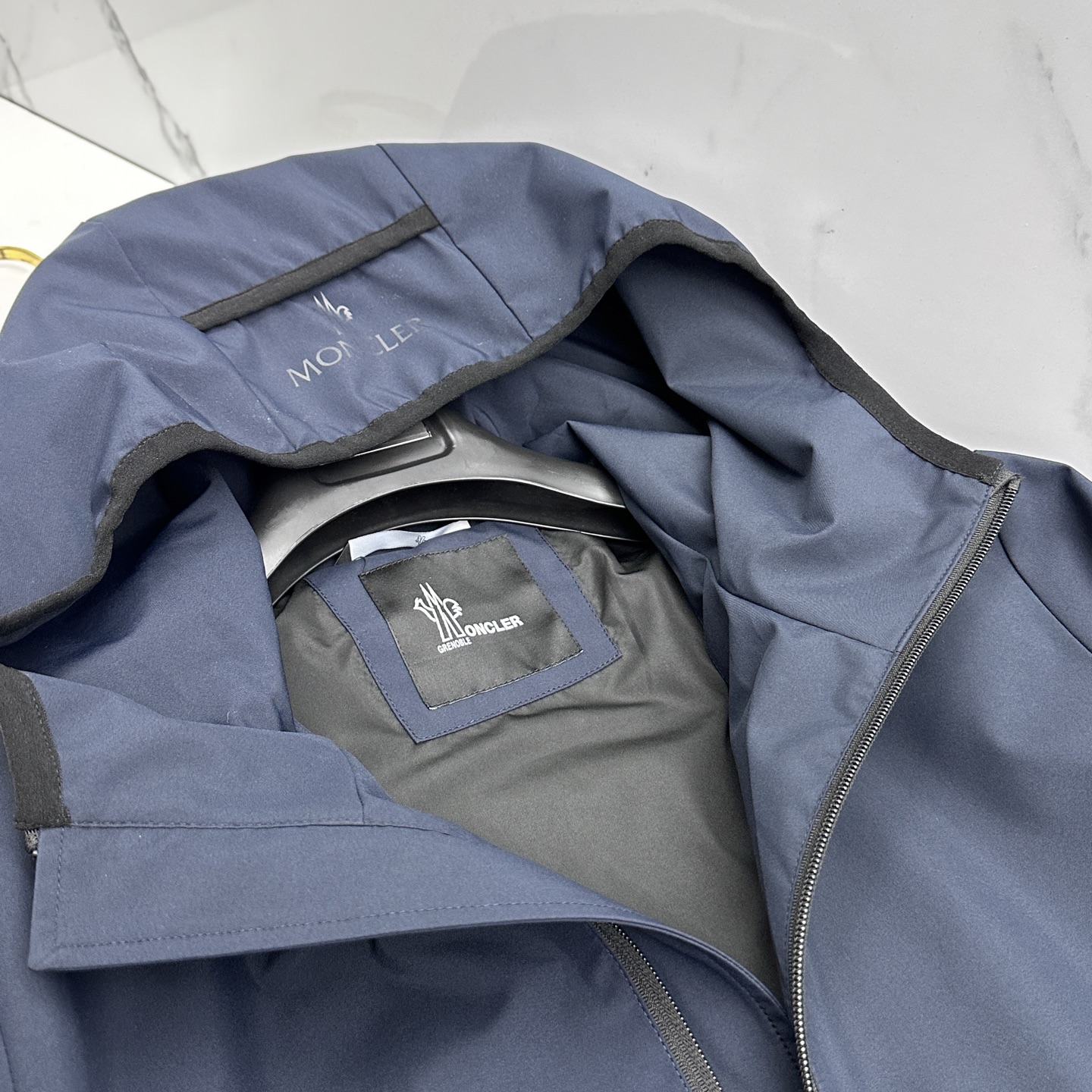 🆕Moncler蒙口 2026早春休闲系列，最新时尚连帽夹克外套.处处细节显工艺足够的高级 结构性剪裁的