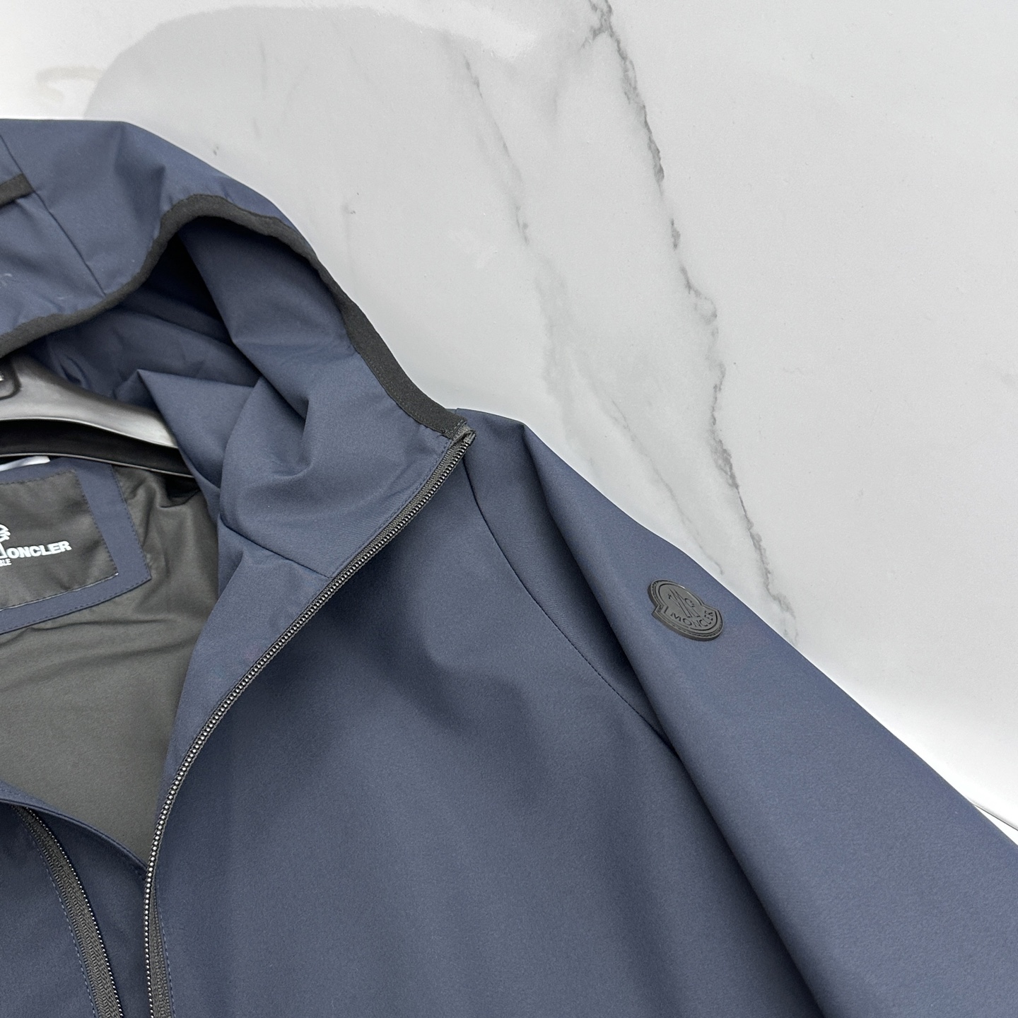 🆕Moncler蒙口 2026早春休闲系列，最新时尚连帽夹克外套.处处细节显工艺足够的高级 结构性剪裁的