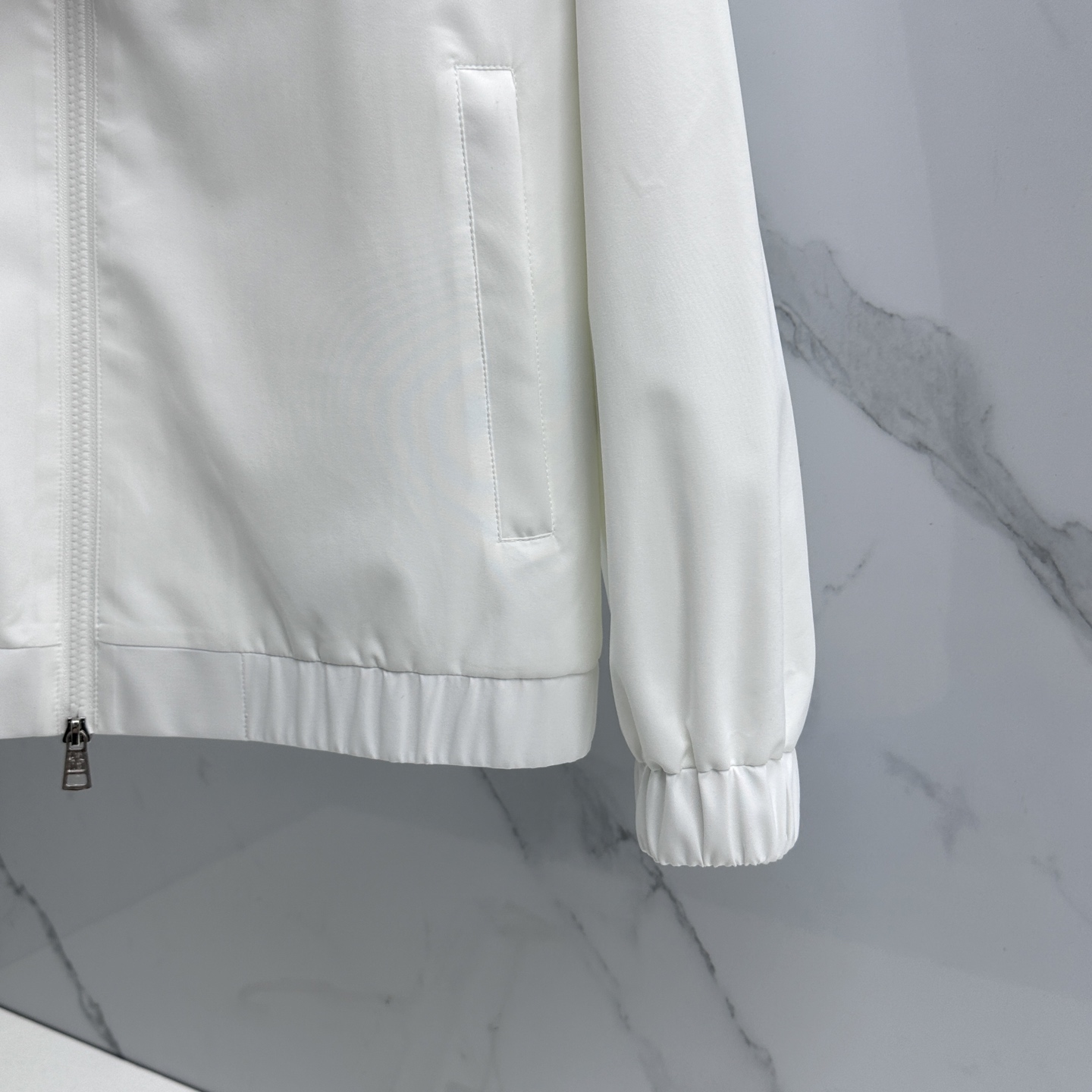 🆕Moncler蒙口 2026早春休闲系列，最新时尚立领夹克外套.处处细节显工艺足够的高级 结构性剪裁的