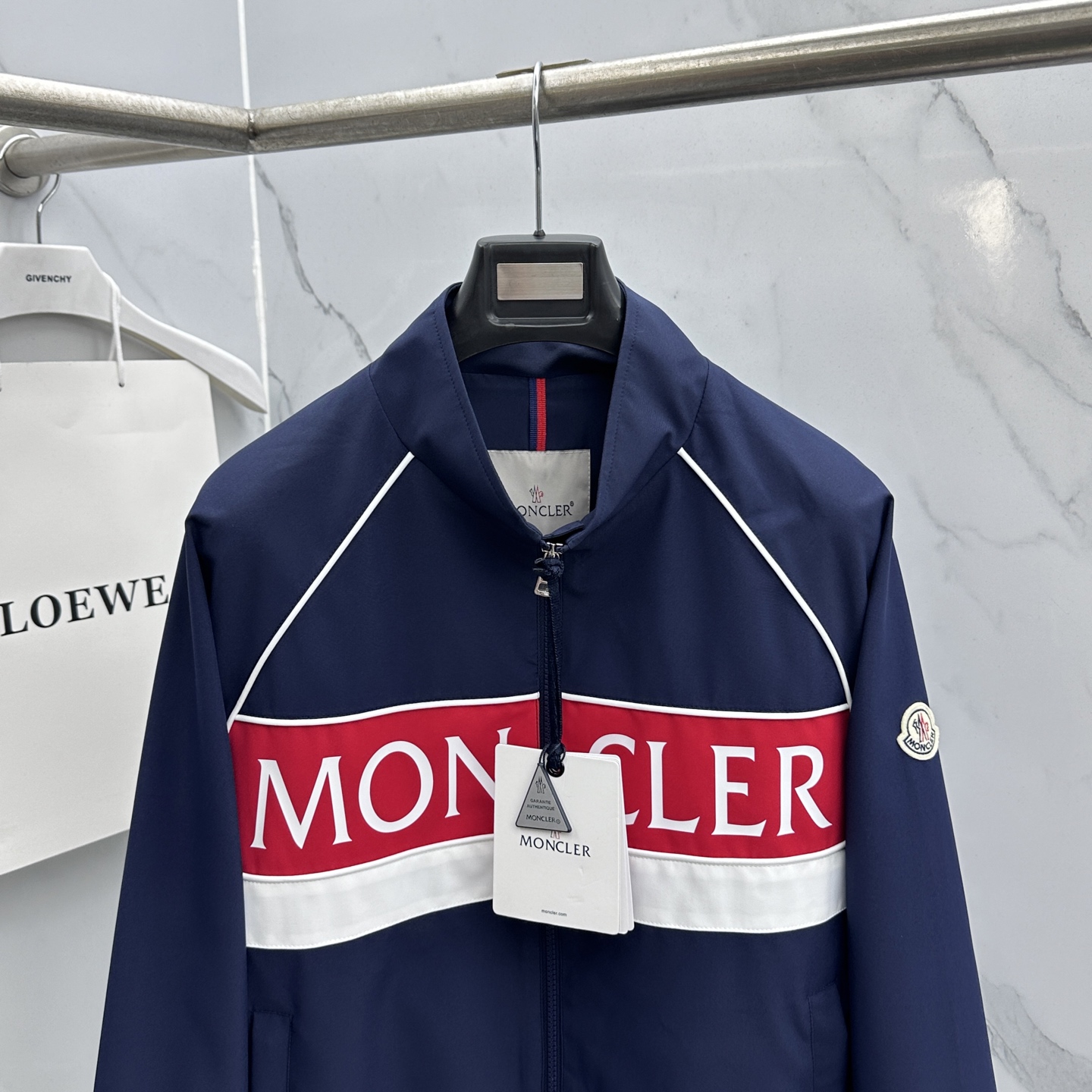 🆕Moncler蒙口 2026早春休闲系列，最新时尚立领夹克外套.处处细节显工艺足够的高级 结构性剪裁的
