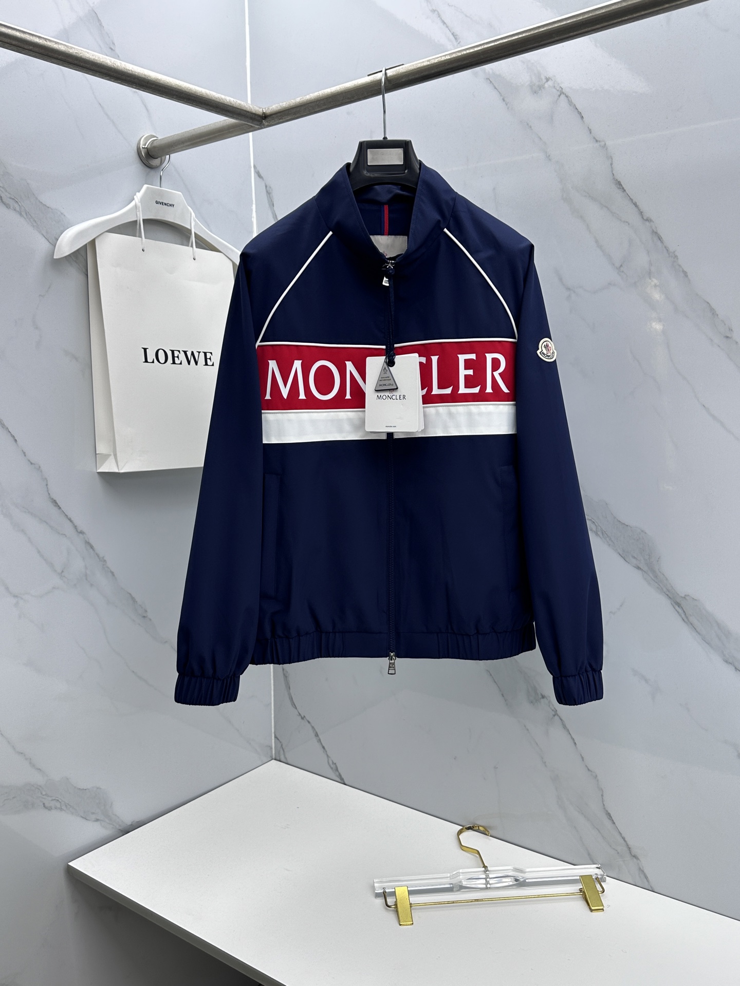 🆕Moncler蒙口 2026早春休闲系列，最新时尚立领夹克外套.处处细节显工艺足够的高级 结构性剪裁的