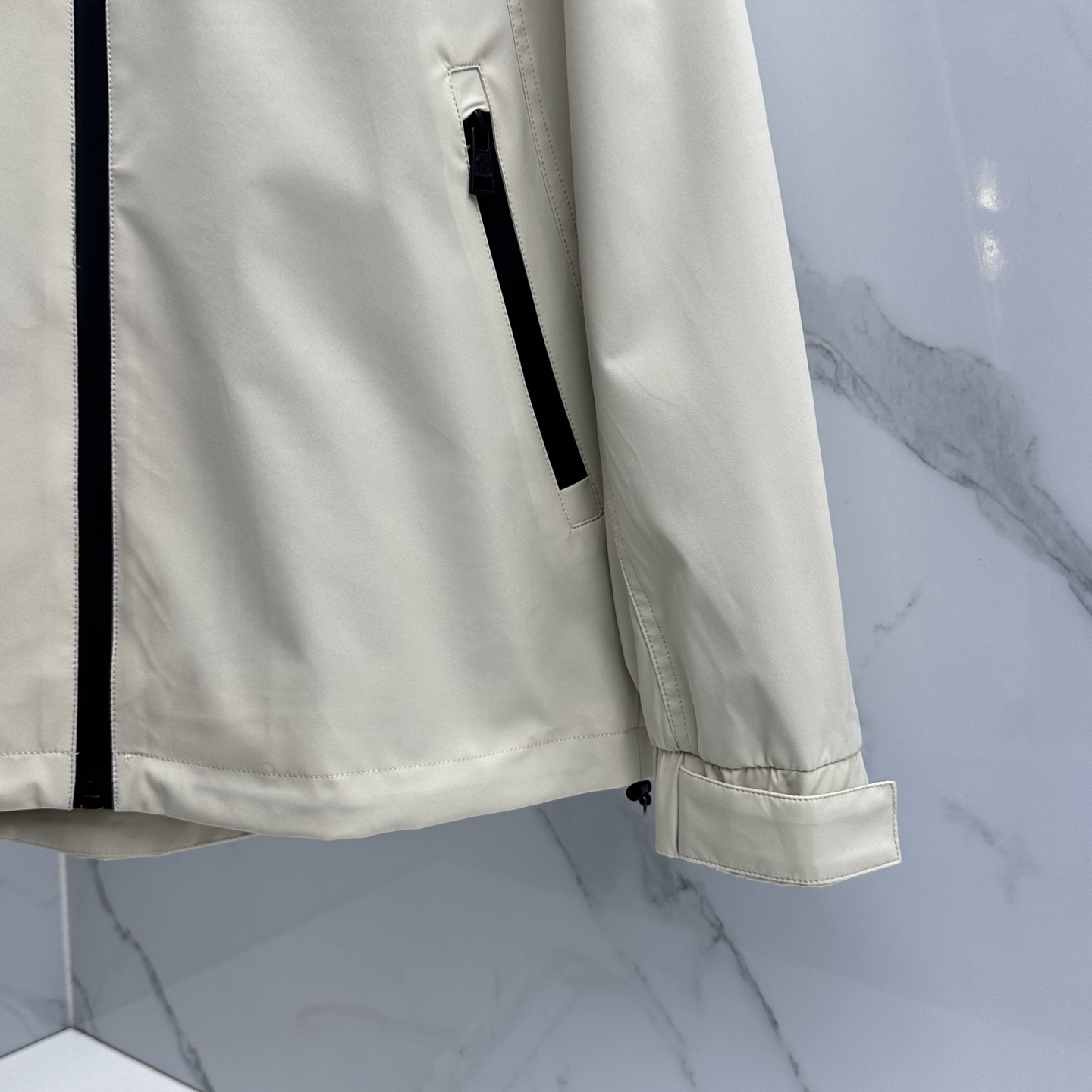 🆕Moncler蒙口 2026早春休闲系列，最新时尚连帽夹克外套.处处细节显工艺足够的高级 结构性剪裁的