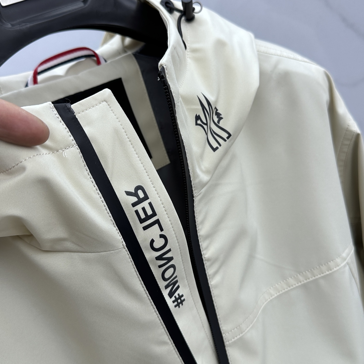 🆕Moncler蒙口 2026早春休闲系列，最新时尚连帽夹克外套.处处细节显工艺足够的高级 结构性剪裁的