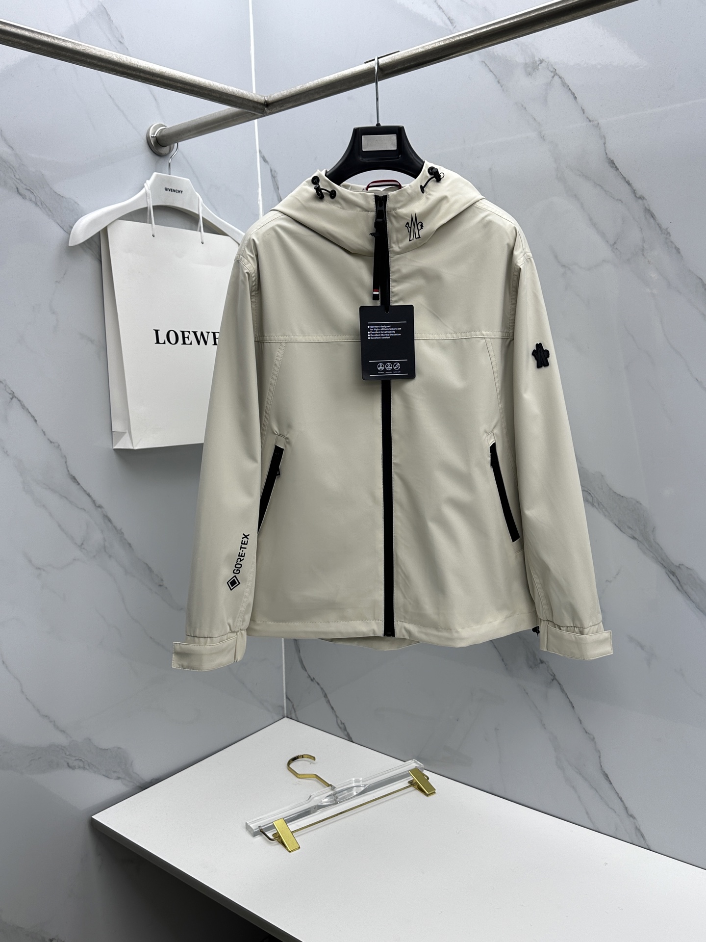 🆕Moncler蒙口 2026早春休闲系列，最新时尚连帽夹克外套.处处细节显工艺足够的高级 结构性剪裁的