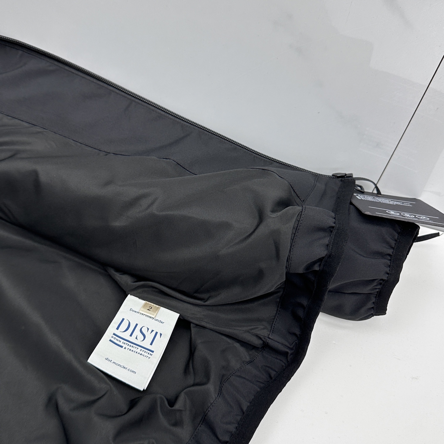 🆕Moncler蒙口 2026早春休闲系列，最新时尚连帽夹克外套.处处细节显工艺足够的高级 结构性剪裁的