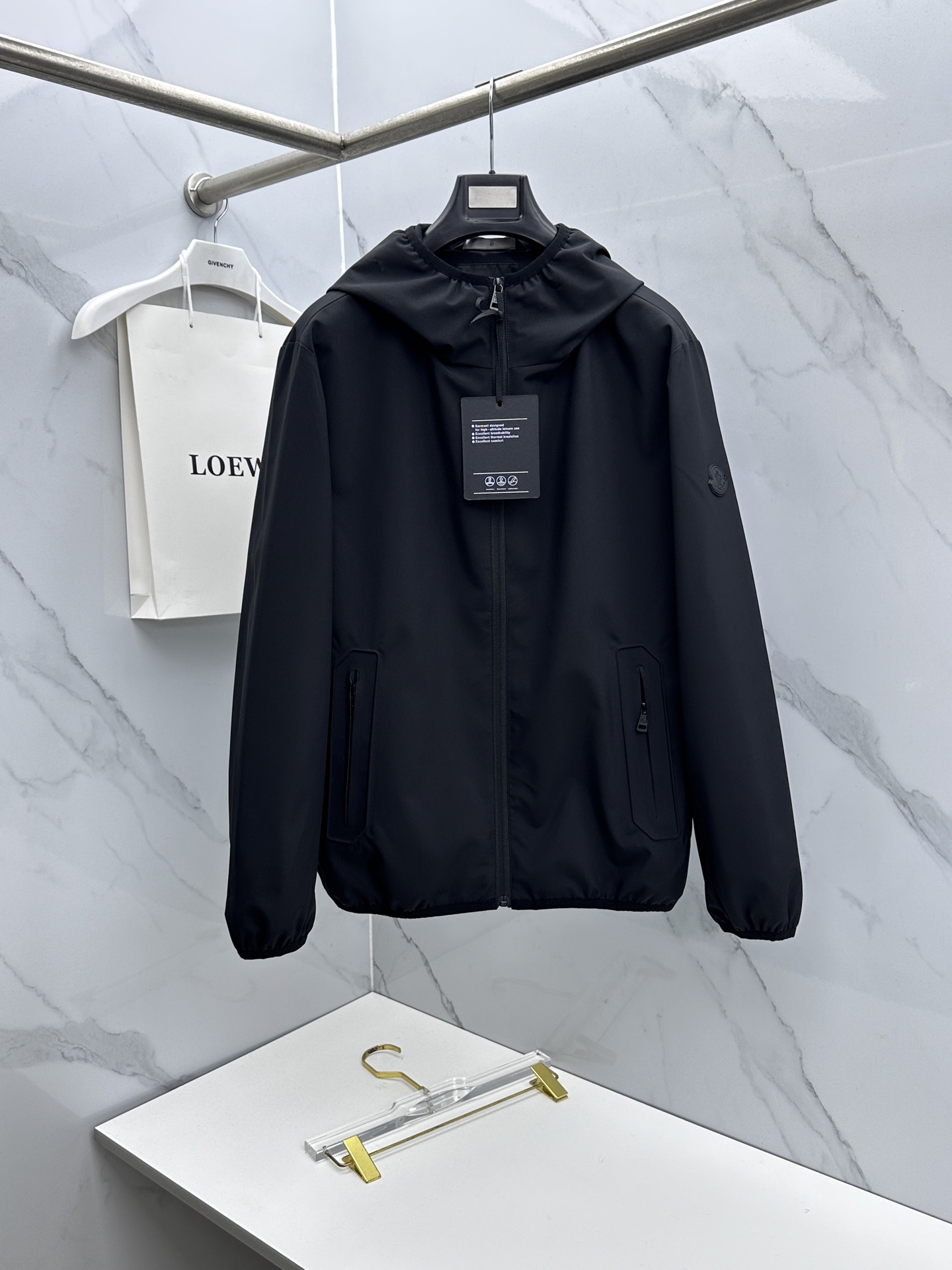 🆕Moncler蒙口 2026早春休闲系列，最新时尚连帽夹克外套.处处细节显工艺足够的高级 结构性剪裁的