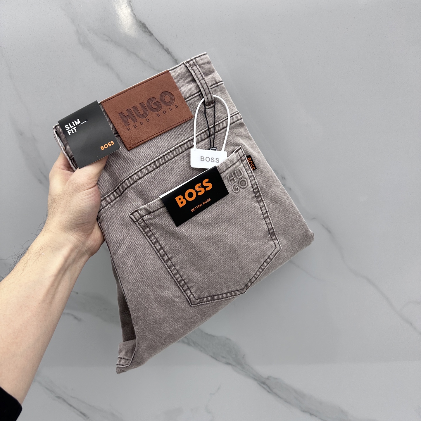 NO:733442,BOSS high-end customization, 26 early spring new thin jeans, sold simultaneously at the counter, original customized replicas, customer-supplied hardware accessories, original quality, imported solid-color denim fabrics, heavy washing, fine workmanship, and excellent upper body!  Preferred item, complete with three standards, AX size 30-38, no 37,,jeans,19860909BOSS 高端定制、26早春新款薄款牛仔裤 柜台同步发售 原版定制复刻 客供五金辅料 原单品质 进口固色牛仔面料 重工洗水 做工走线精细 上身绝佳！优选单品 三标齐全 AX 码数30-38无37,,jeans,,Men's clothing