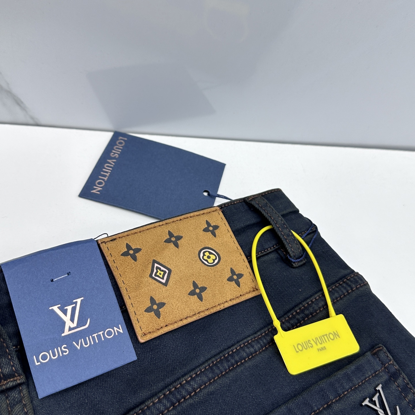 🆕LV路易威登 🔥高端定制、26早春新款薄款牛仔裤 柜台同步发售 原版定制复刻 客供五金辅料 原单品质 
