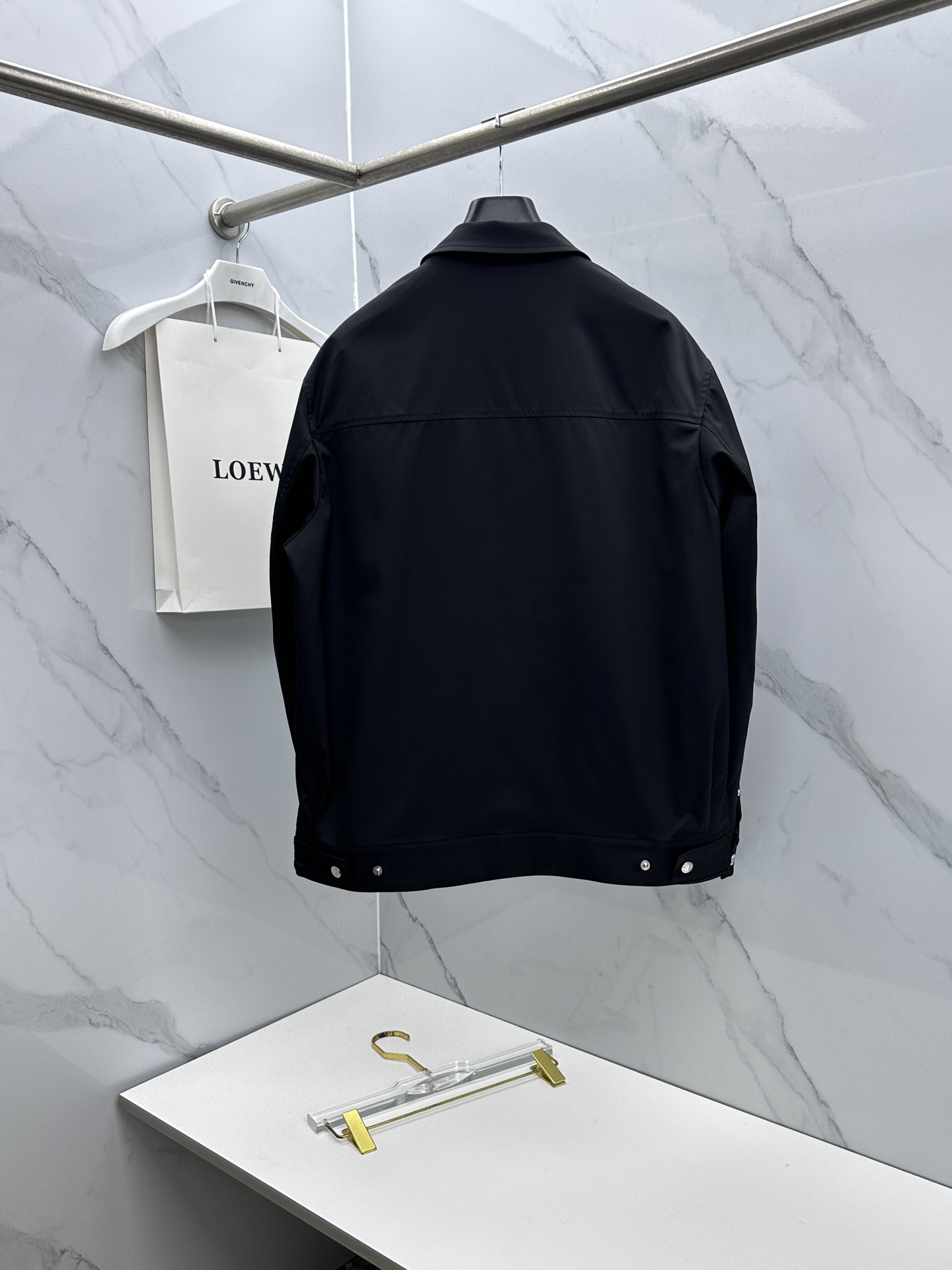 🆕LouisVuitton·路易威登 2026早春休闲系列，最新时尚翻领夹克外套.内衬满印logo，全包