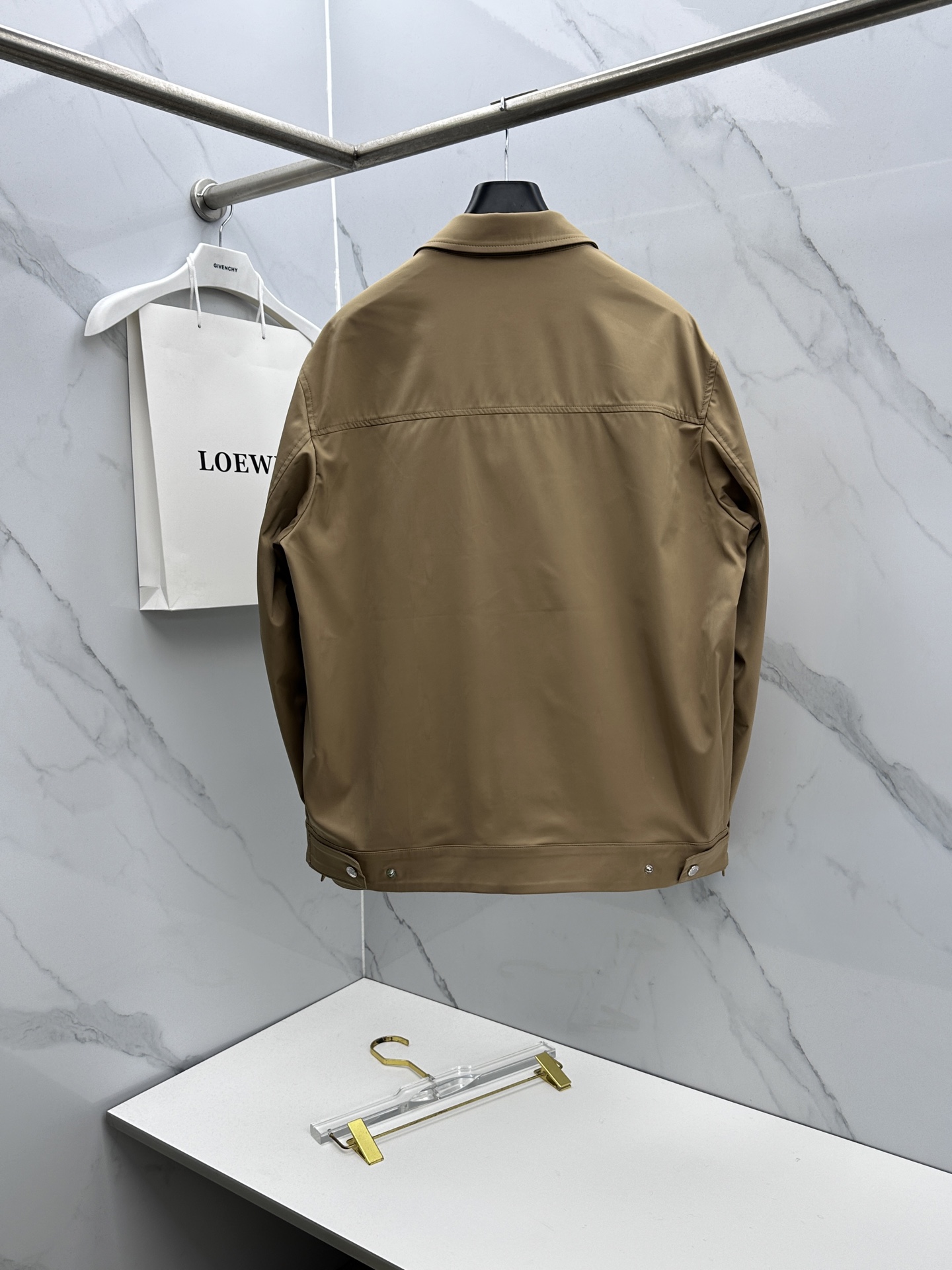 🆕LouisVuitton·路易威登 2026早春休闲系列，最新时尚翻领夹克外套.内衬满印logo，全包