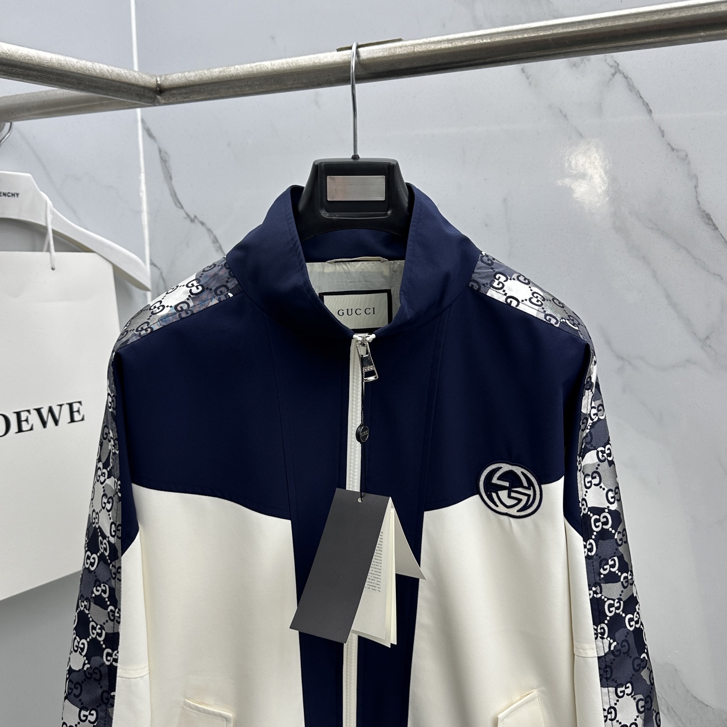 🆕Gucci古驰 2026早春休闲系列，最新时尚立领夹克外套.提花织带，拼接撞色。处处细节显工艺足够的高
