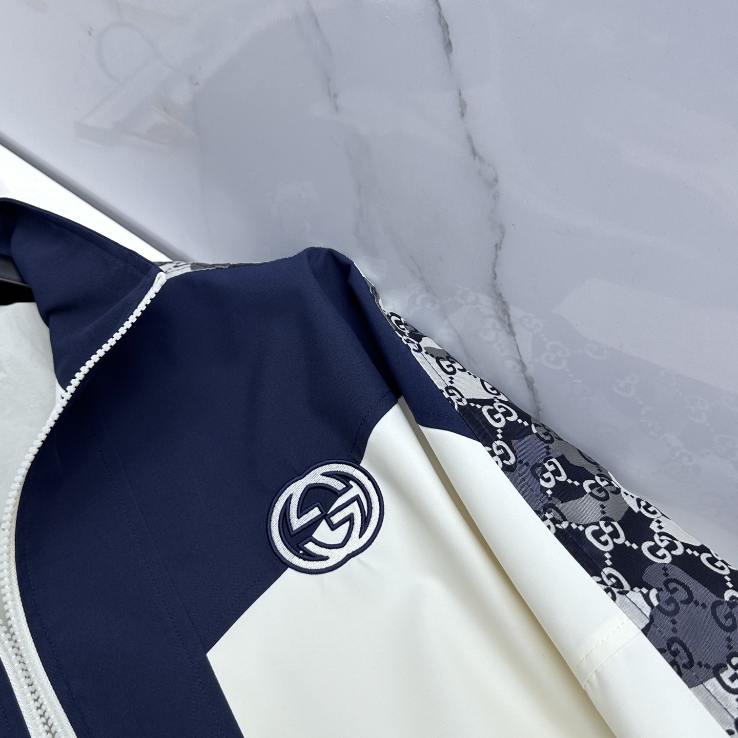 🆕Gucci古驰 2026早春休闲系列，最新时尚立领夹克外套.提花织带，拼接撞色。处处细节显工艺足够的高