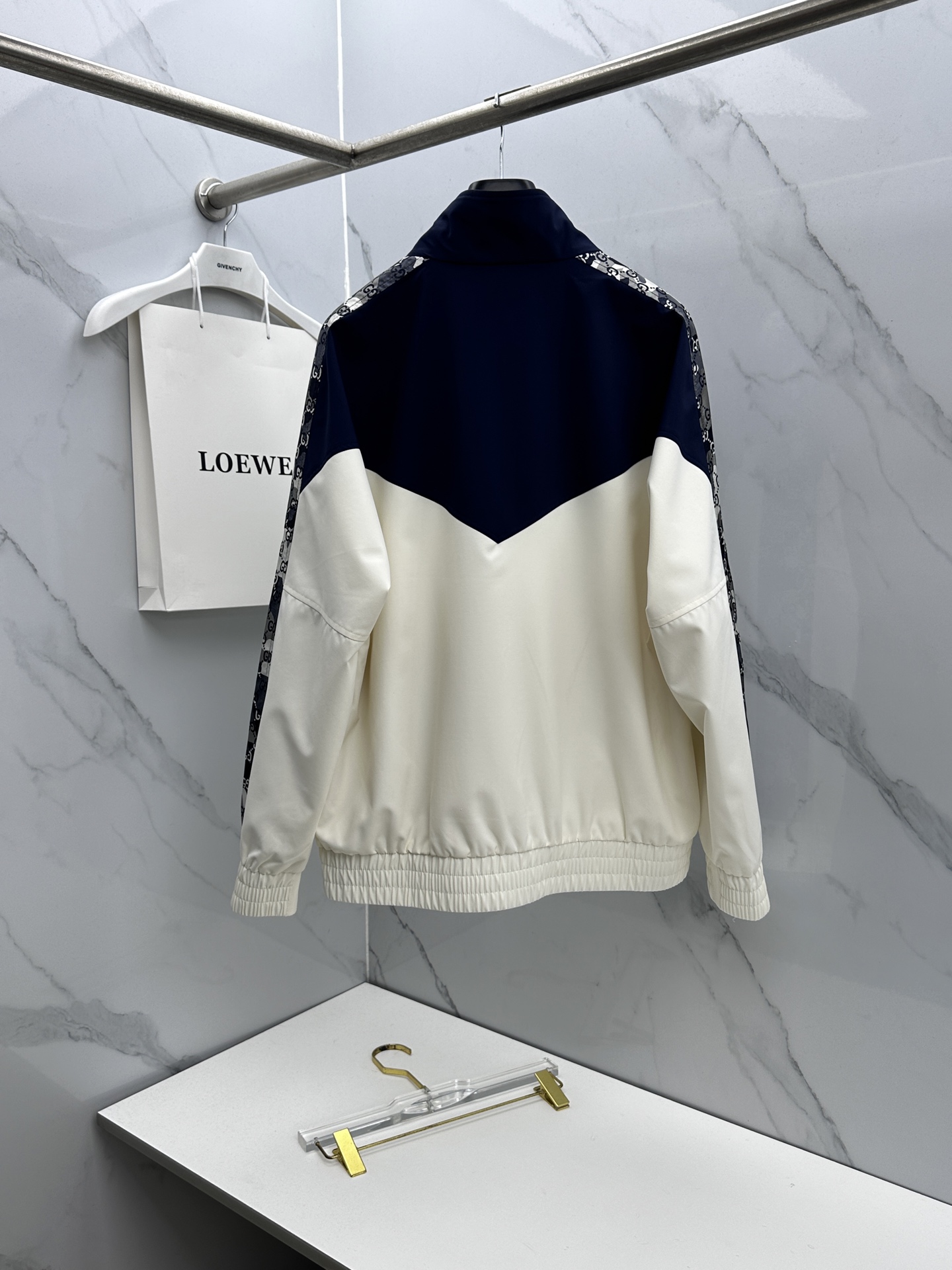 🆕Gucci古驰 2026早春休闲系列，最新时尚立领夹克外套.提花织带，拼接撞色。处处细节显工艺足够的高