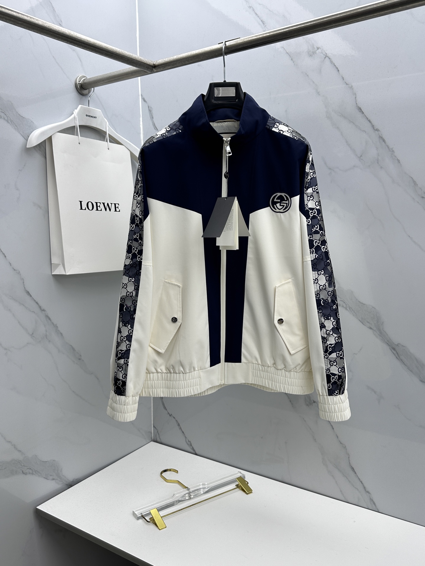 🆕Gucci古驰 2026早春休闲系列，最新时尚立领夹克外套.提花织带，拼接撞色。处处细节显工艺足够的高