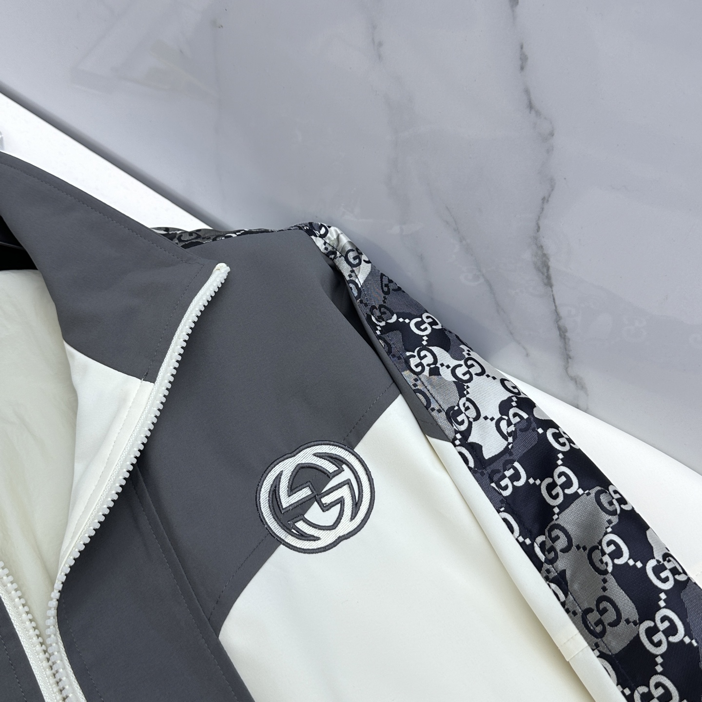 🆕Gucci古驰 2026早春休闲系列，最新时尚立领夹克外套.提花织带，拼接撞色。处处细节显工艺足够的高