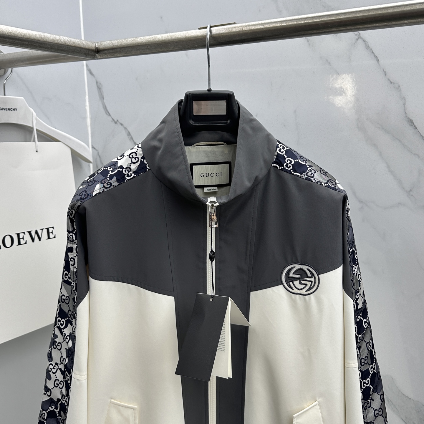 🆕Gucci古驰 2026早春休闲系列，最新时尚立领夹克外套.提花织带，拼接撞色。处处细节显工艺足够的高