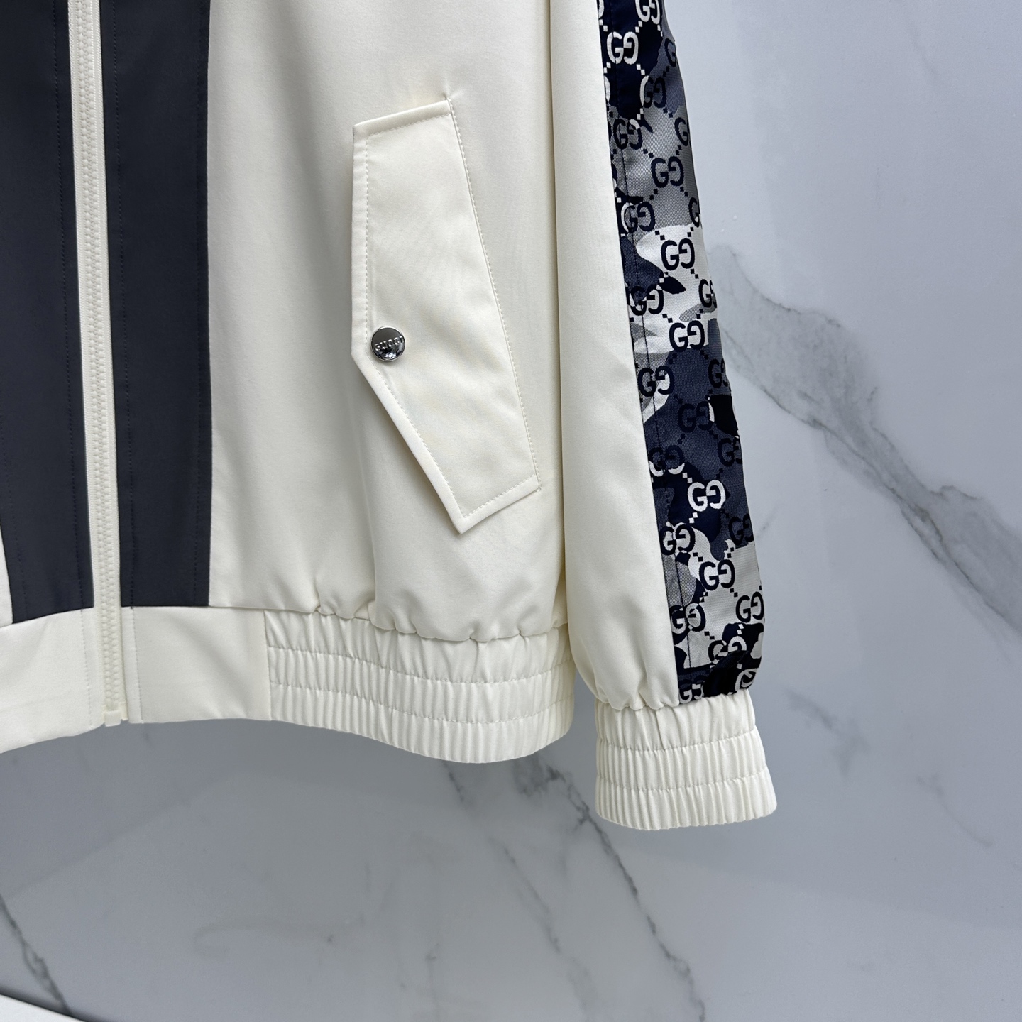 🆕Gucci古驰 2026早春休闲系列，最新时尚立领夹克外套.提花织带，拼接撞色。处处细节显工艺足够的高