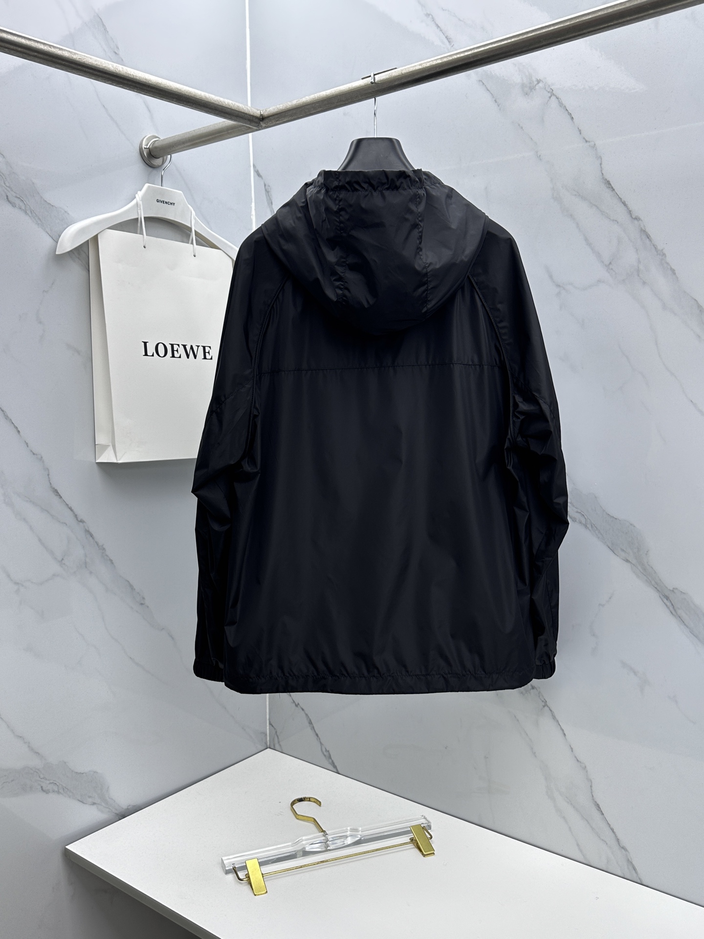 🆕Prada普拉达 2026早春休闲系列，最新时尚连帽夹克外套.古铜色三角标logo，处处细节显工艺足够