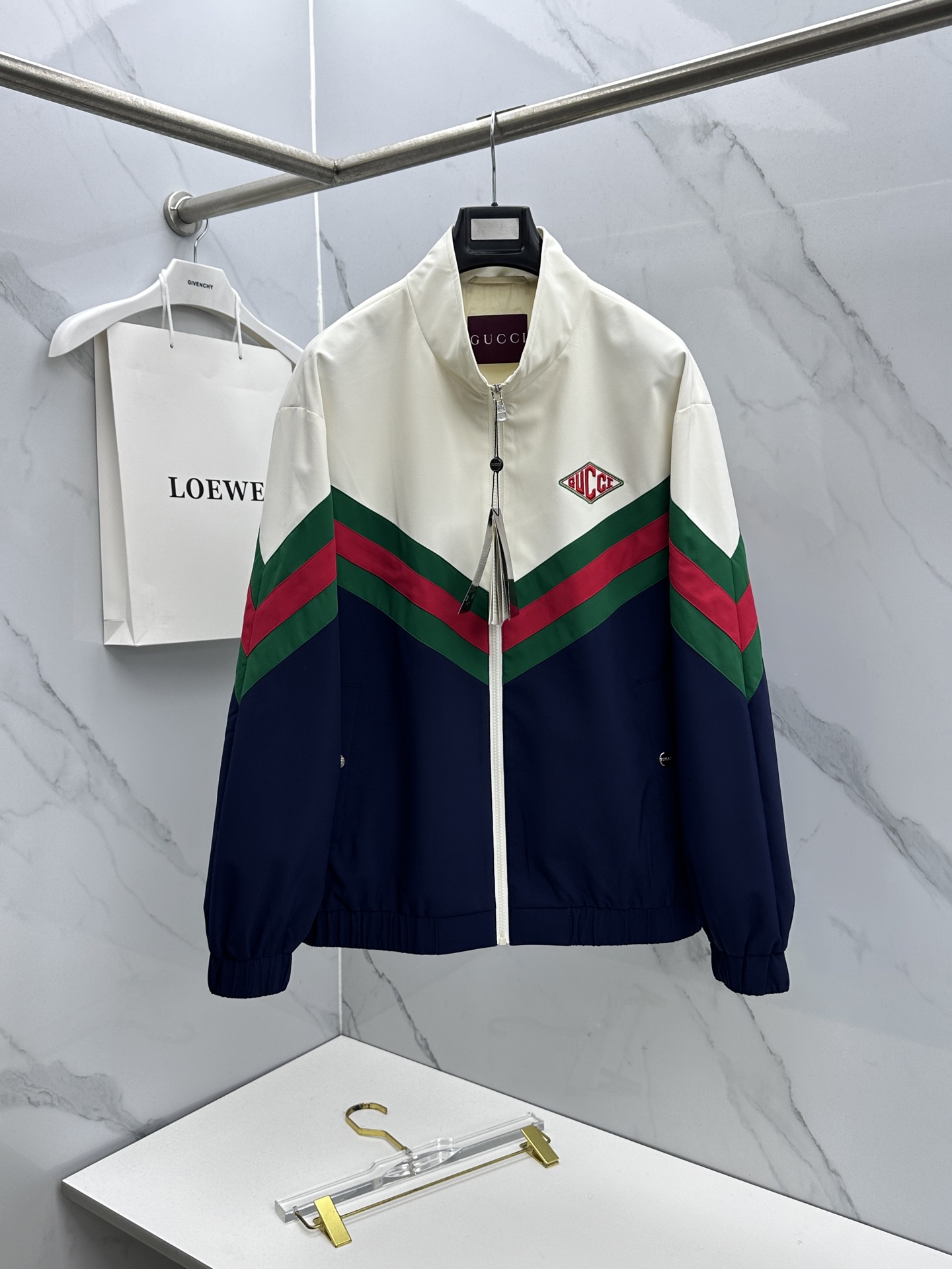 🆕Gucci古驰 2026早春休闲系列，最新时尚立领夹克外套.红绿织带。拼接撞色。高端刺绣，处处细节显工