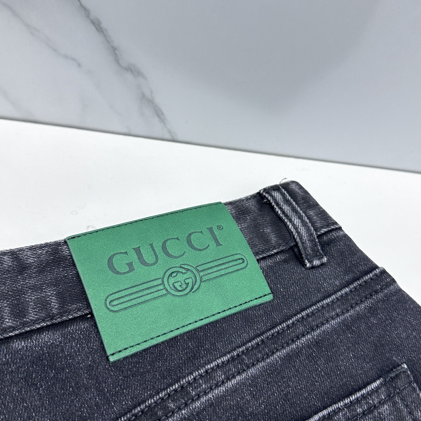 🆕Gucci古驰 男装系列属于时装圈无法复制和取代的存在，代表着意式典型的品牌 绿色GUCCI织标是唯一