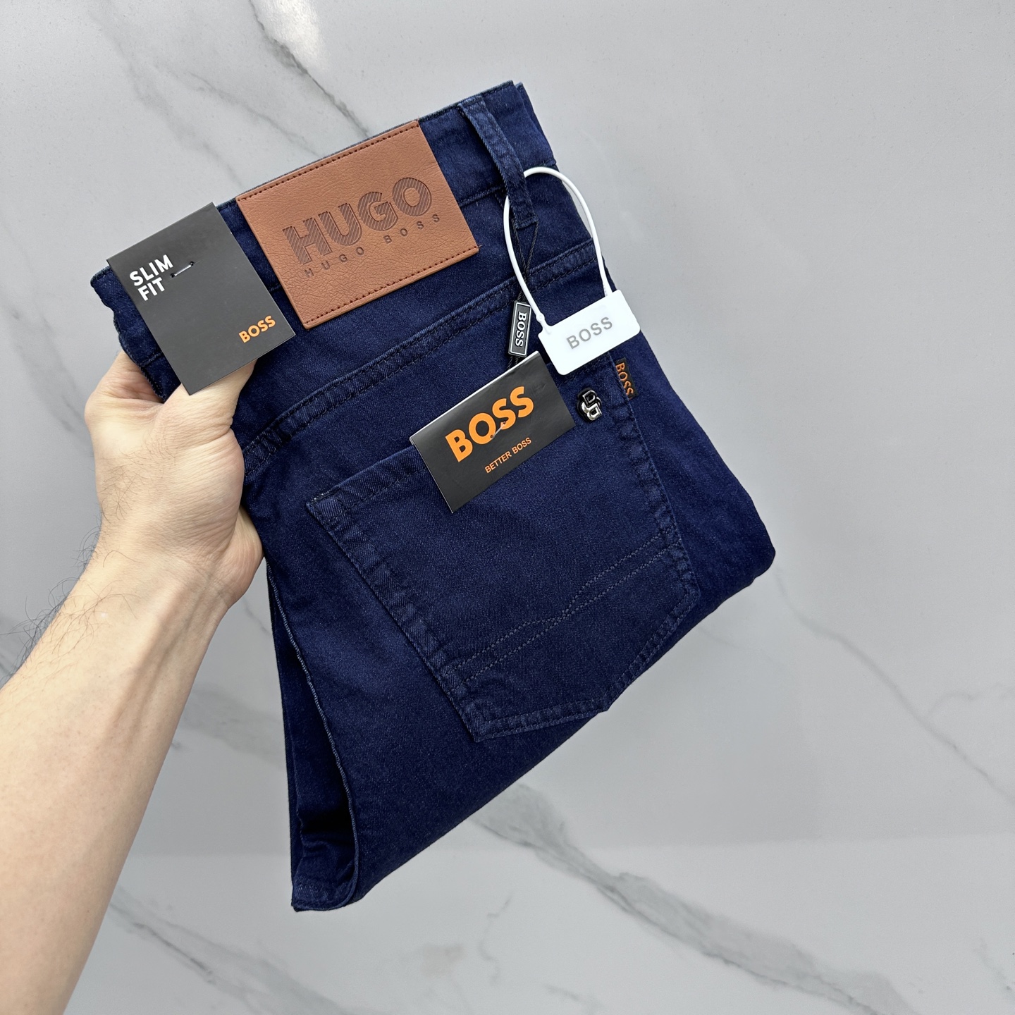 NO:735550,BOSS high-end customization, 26 early spring new thin jeans, sold simultaneously at the counter, original customized replicas, customer-supplied hardware accessories, original quality, imported solid-color denim fabrics, heavy washing, fine workmanship, and excellent upper body!  Preferred item, complete with three standards, AX size 30-38, no 37,,jeans,19860909BOSS 高端定制、26早春新款薄款牛仔裤 柜台同步发售 原版定制复刻 客供五金辅料 原单品质 进口固色牛仔面料 重工洗水 做工走线精细 上身绝佳！优选单品 三标齐全 AX 码数30-38无37,,jeans,,Men's clothing