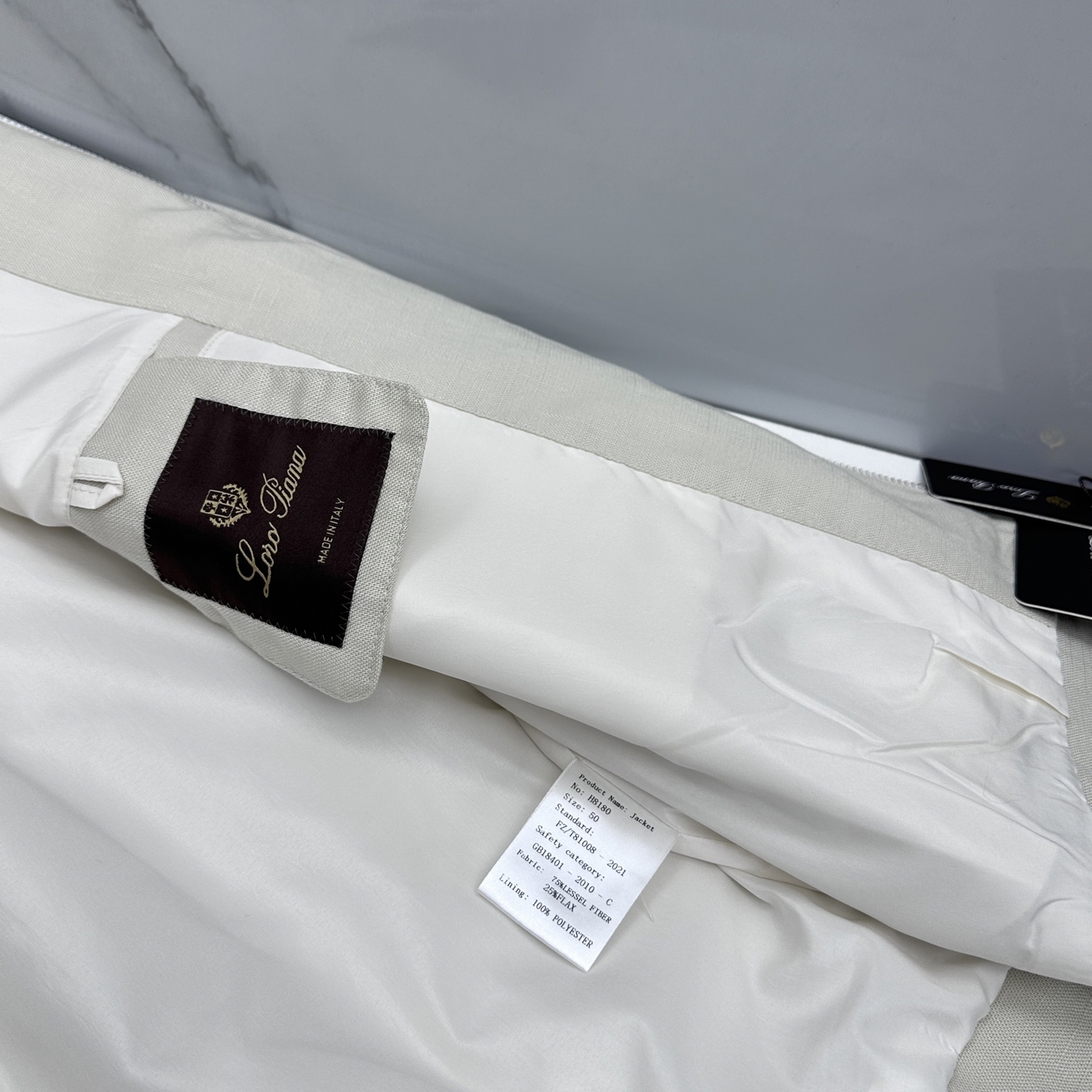 🆕Loro piana 早春轻奢老钱风棉麻系列，最新时尚翻领夹克外套.处处细节显工艺足够的高级 结构性剪