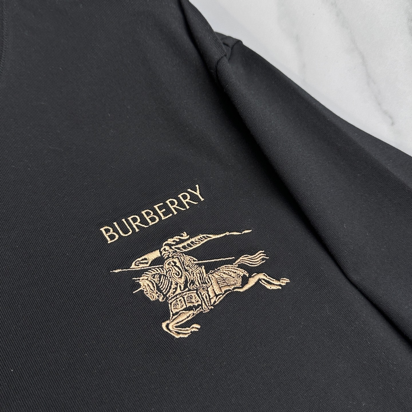 🆕Burberry巴宝莉 新款首发专柜最新款短袖圆领T恤 高端订制 胸前品牌logo重工艺设计 高端长绒