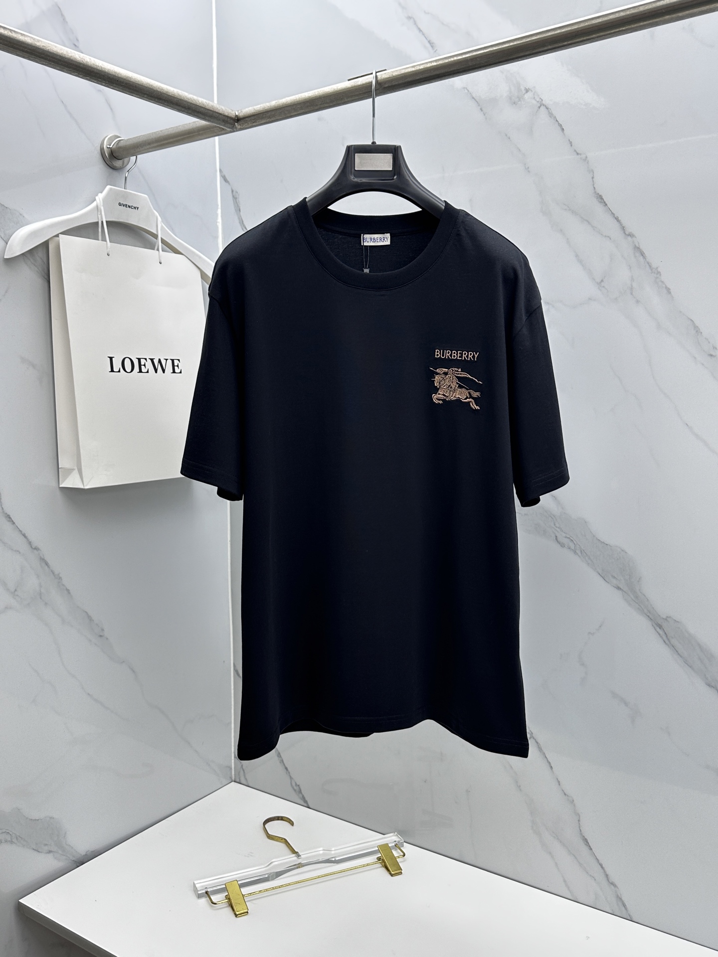 🆕Burberry巴宝莉 新款首发专柜最新款短袖圆领T恤 高端订制 胸前品牌logo重工艺设计 高端长绒