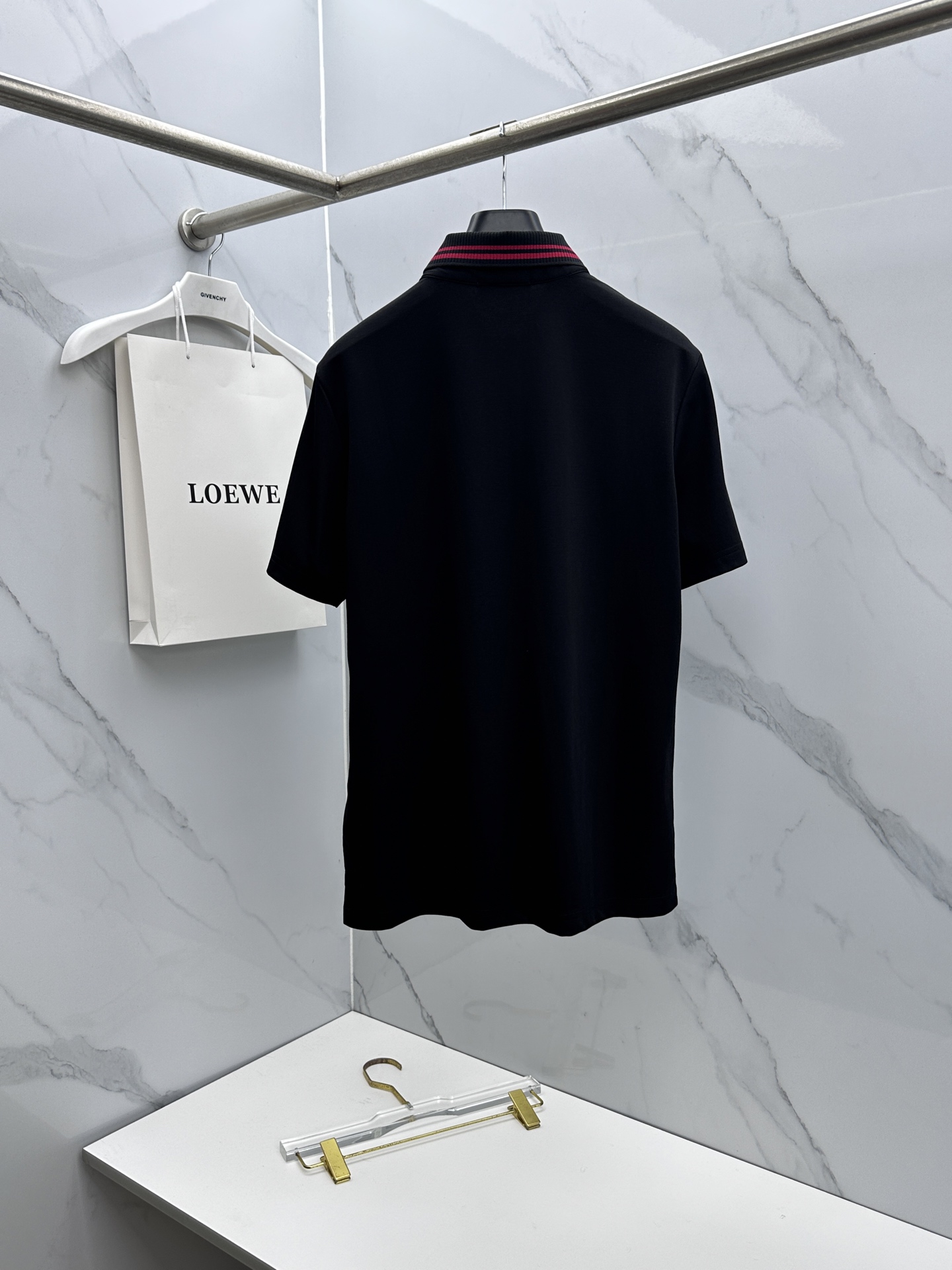 🆕LV 2026春夏新款翻领Polo衫短袖T恤 简洁时尚百搭 胸口刺绣logo 螺纹针织领口 定制进口定