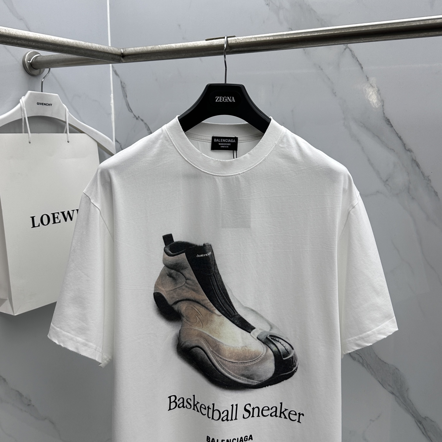微阔🆕Balenciaga巴黎世家 新款首发专柜最新款短袖圆领T恤 高端订制 胸前品牌logo重工艺设计