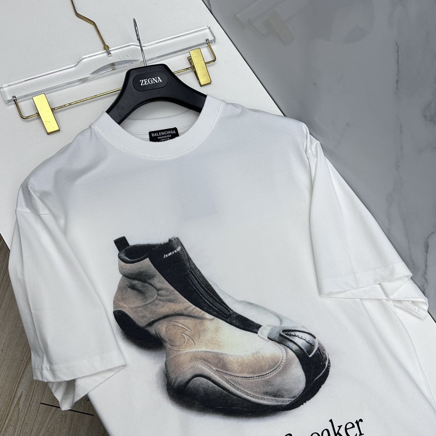 微阔🆕Balenciaga巴黎世家 新款首发专柜最新款短袖圆领T恤 高端订制 胸前品牌logo重工艺设计