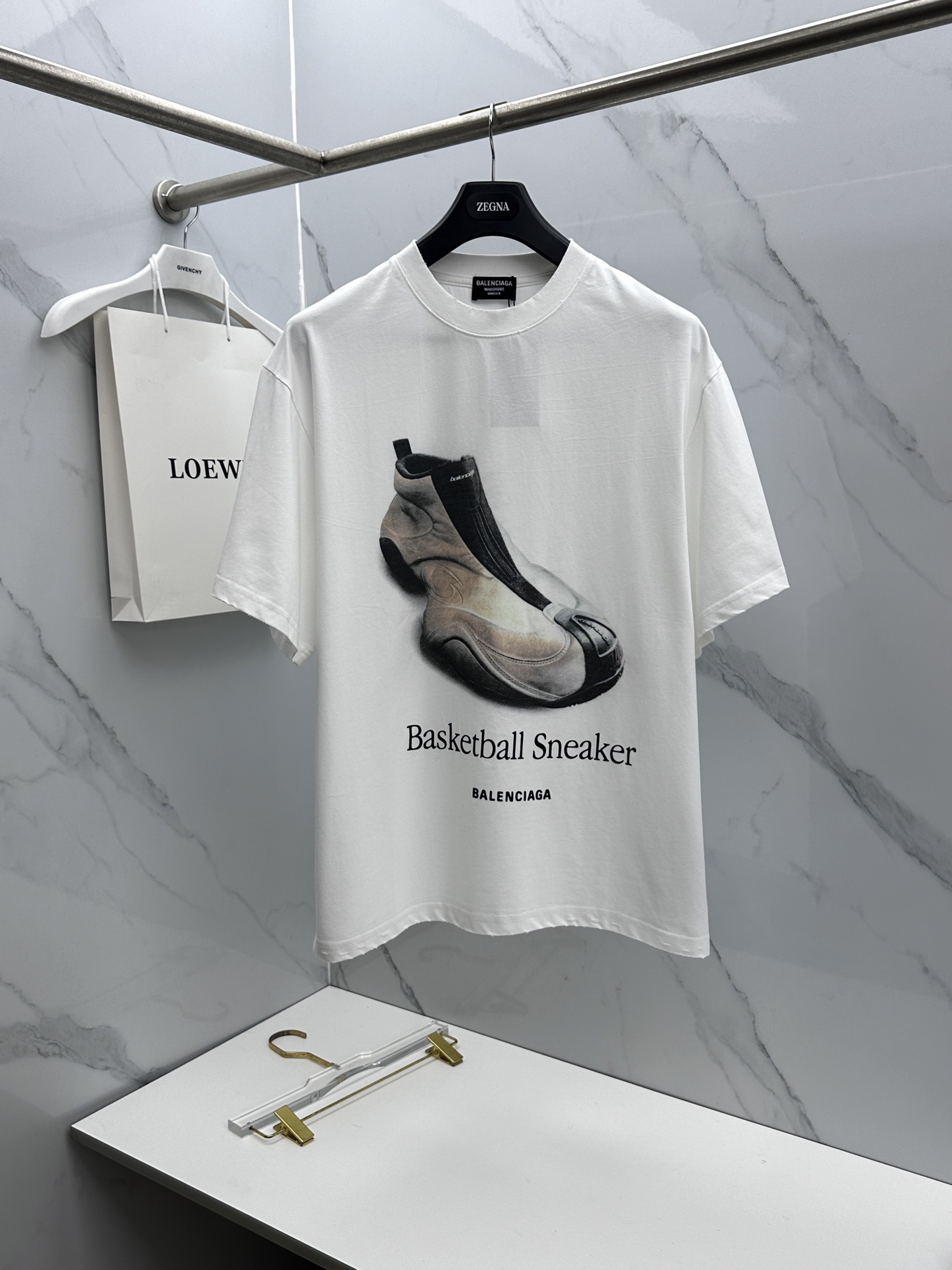 微阔🆕Balenciaga巴黎世家 新款首发专柜最新款短袖圆领T恤 高端订制 胸前品牌logo重工艺设计