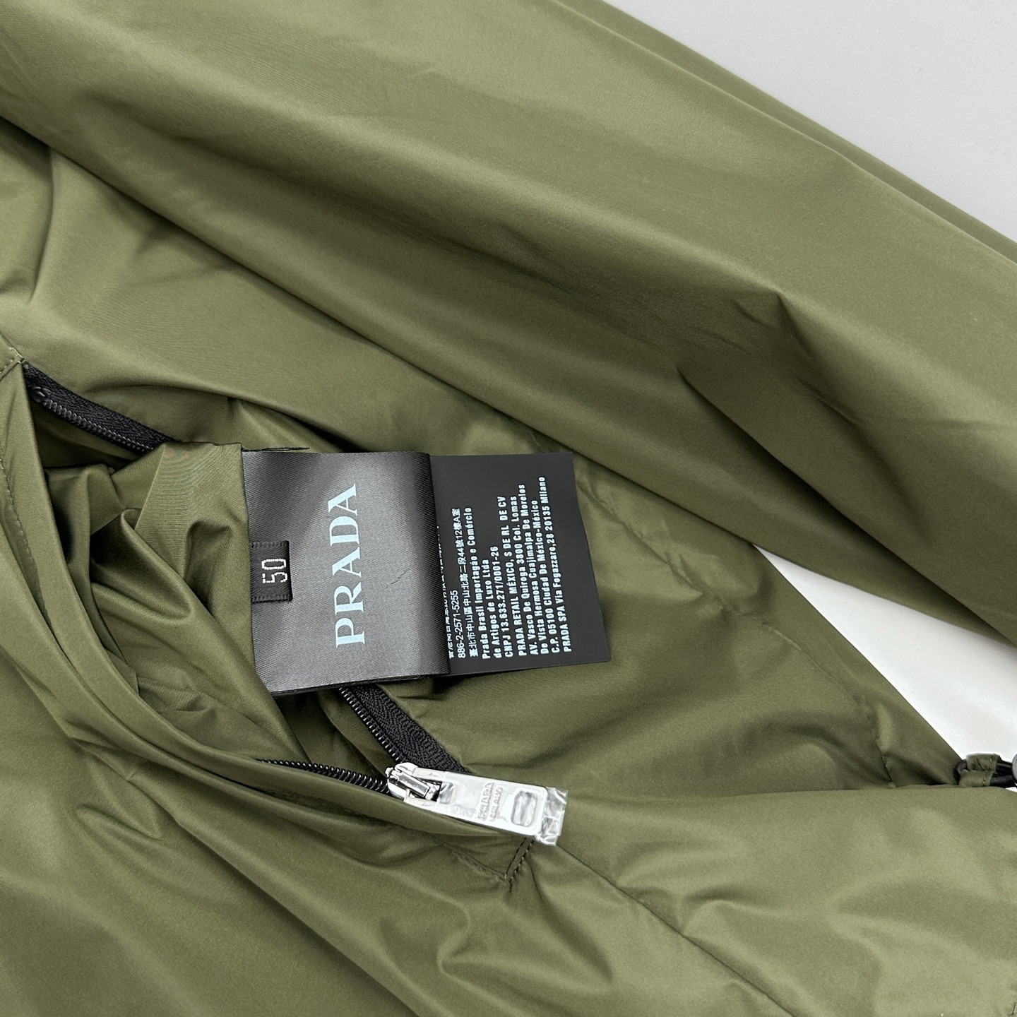 🆕Prada 普拉达 双面穿 2026ss春季新款连帽夹克外套全高端版本！高定专柜面料辅料，透气舒适度高