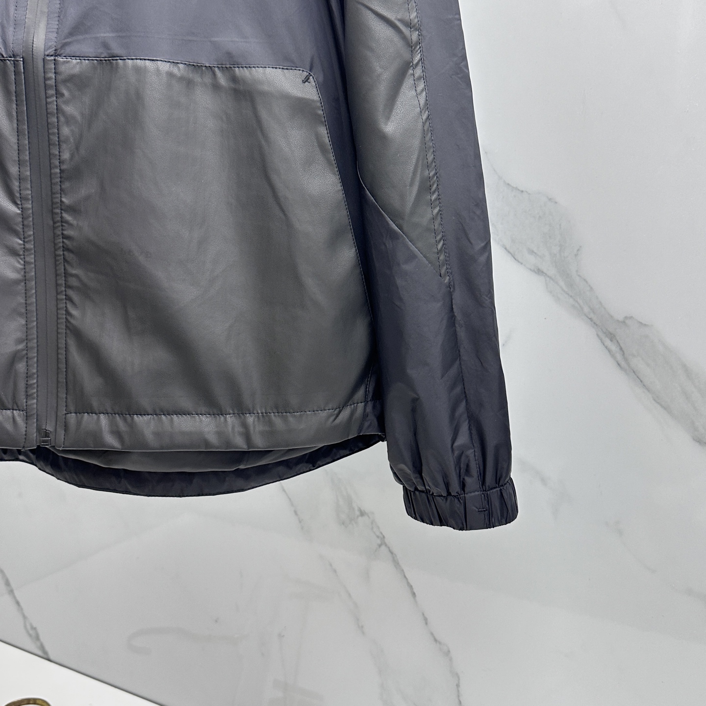 🆕Prada 普拉达 2026ss春季新款连帽夹克外套全高端版本！高定专柜面料辅料，透气舒适度高，细节无