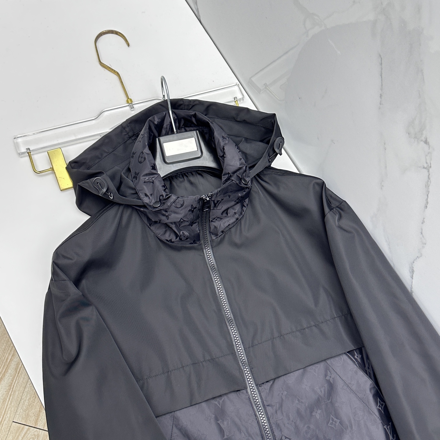🆕LV 2026ss春季新款夹克外套全高端版本！高定专柜面料辅料，透气舒适度高，细节无可挑剔，做工考究工