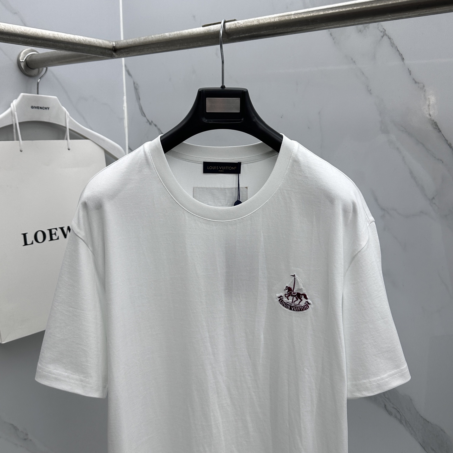 🆕LV路易威登 新款首发专柜最新款短袖圆领T恤 胸前logo刺绣 官网同款 高端订制 高端长绒棉面料.手