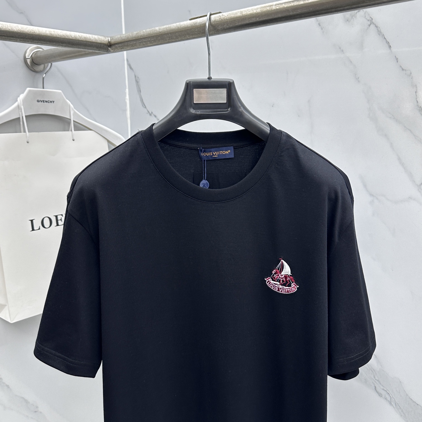 🆕LV路易威登 新款首发专柜最新款短袖圆领T恤 胸前logo刺绣 官网同款 高端订制 高端长绒棉面料.手