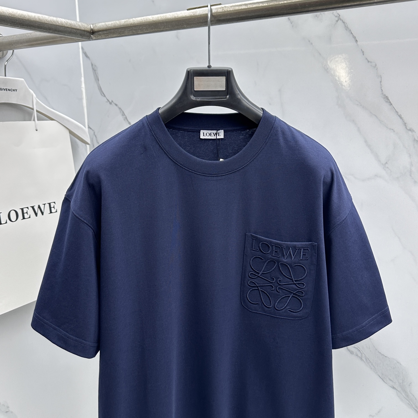 🆕LOEWE罗意威 新款首发专柜最新款短袖圆领T恤 高端订制官网同步 简约日常 胸口口袋刺绣logo 高