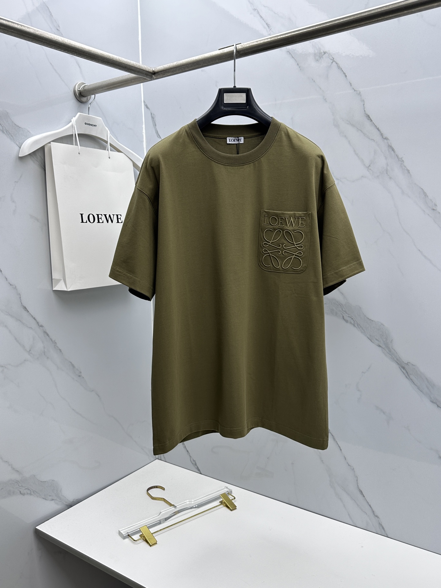 🆕LOEWE罗意威 新款首发专柜最新款短袖圆领T恤 高端订制官网同步 简约日常 胸口口袋刺绣logo 高