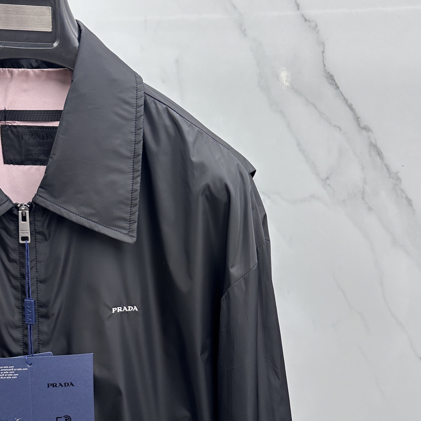 🆕Prada 普拉达 2026ss春季新款翻领夹克外套全高端版本！高定专柜面料辅料，透气舒适度高，细节无
