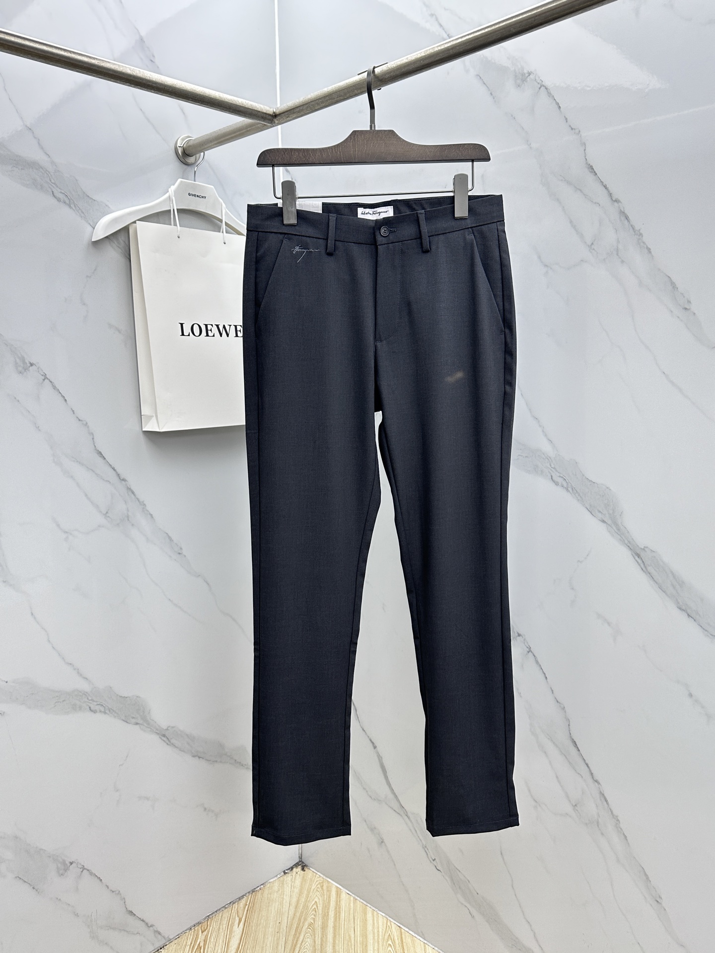 🆕Ferragamo菲拉格慕 26ss春夏新品休闲裤西裤，官网同步发售，裤身工艺设计，进口客供辅料、面料