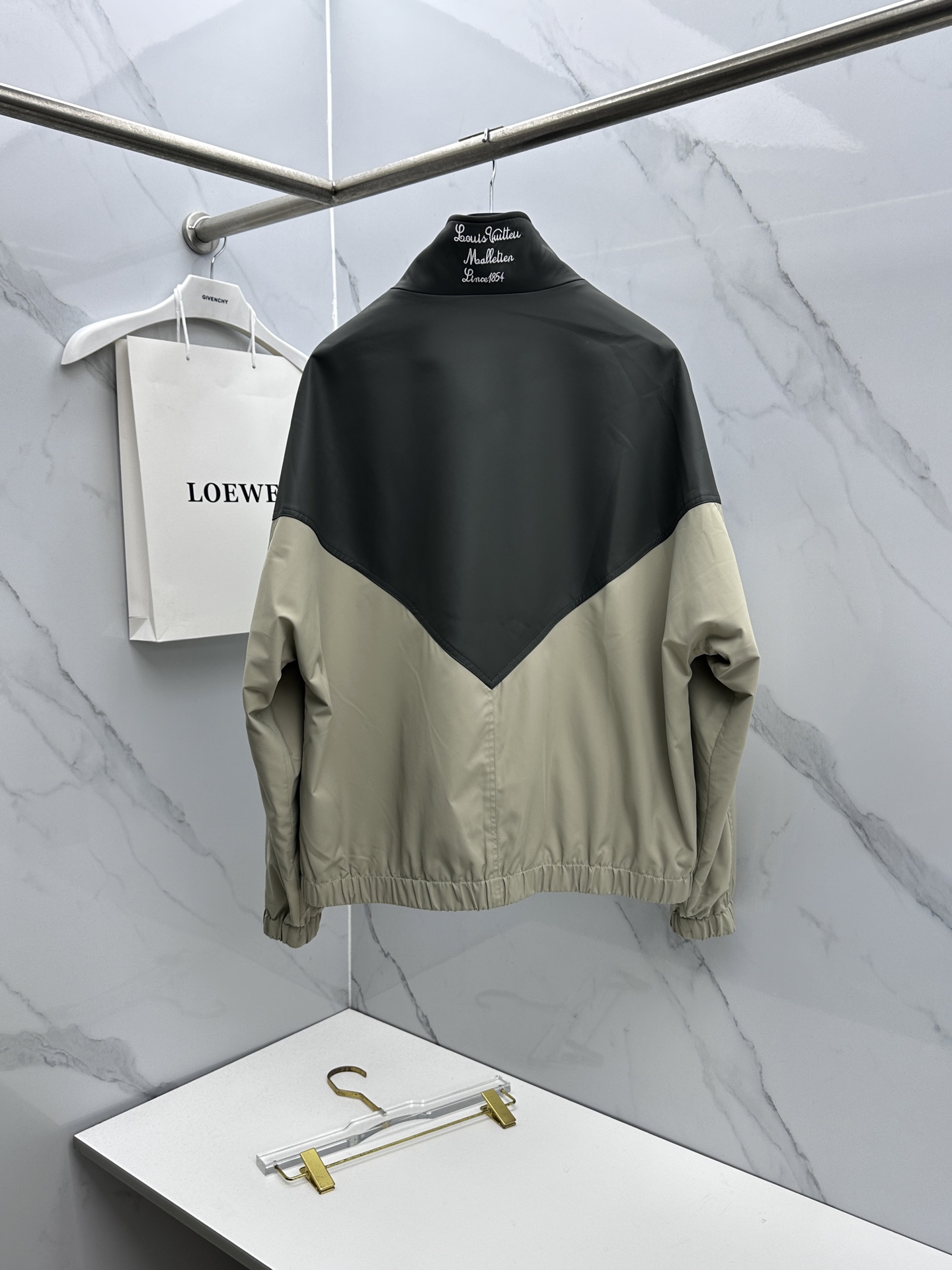 🆕LV 2026ss春季新款立领夹克外套全高端版本！高定专柜面料辅料，透气舒适度高，细节无可挑剔，做工考