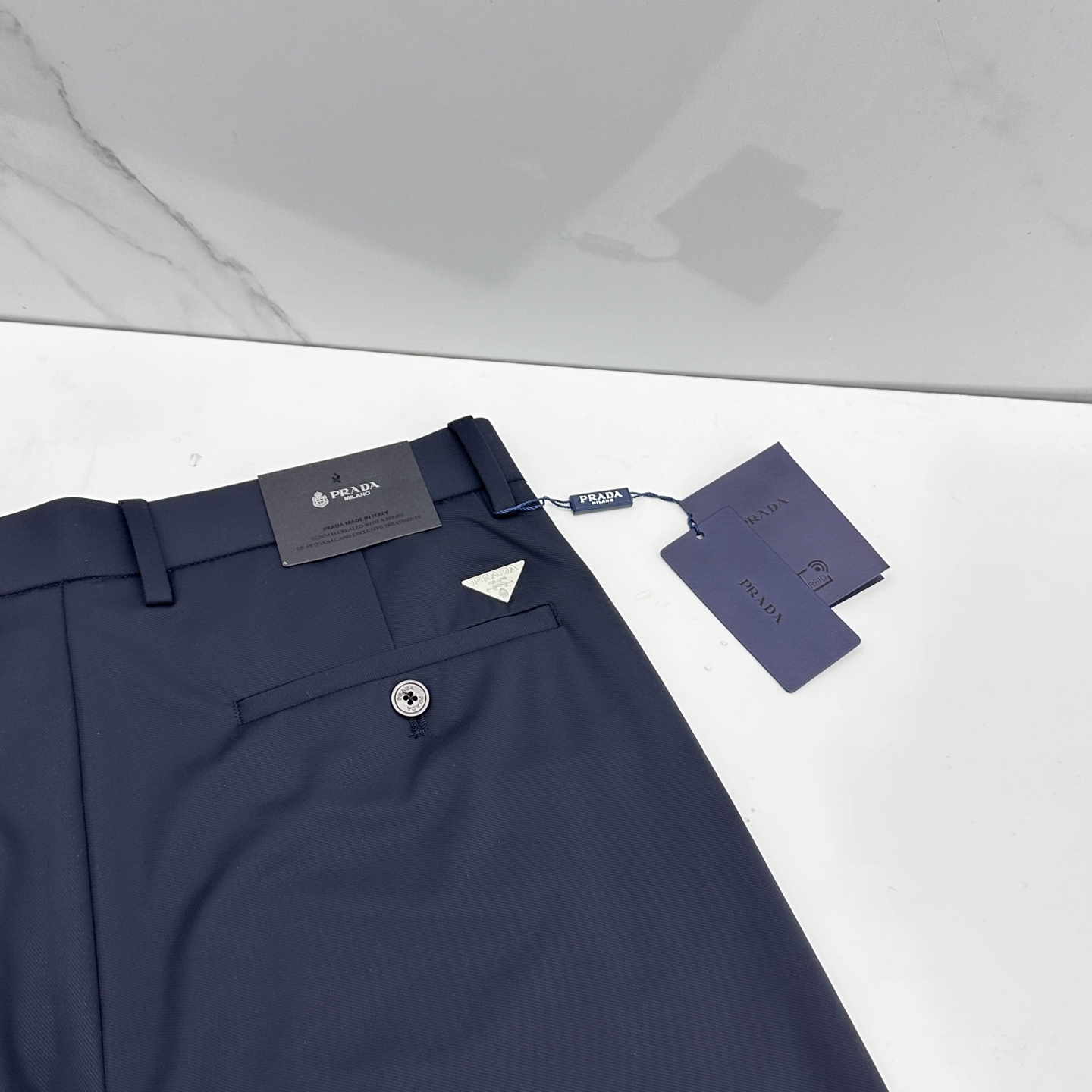 🆕PRADA普拉达 26ss春夏新品休闲裤西裤，官网同步，裤身工艺设计，高定面料，透气性能佳，客供辅料，