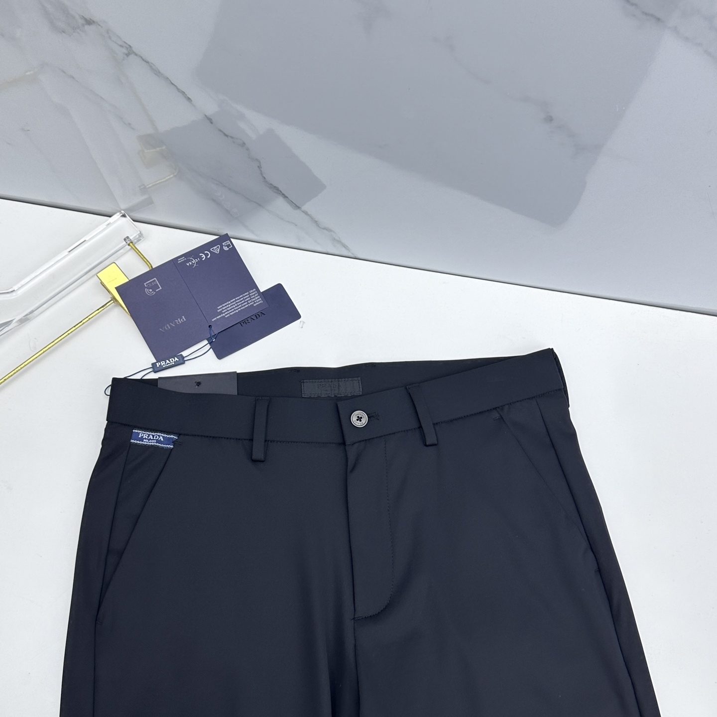 🆕PRADA普拉达 26ss春夏新品休闲裤西裤，官网同步，裤身工艺设计，高定面料，透气性能佳，客供辅料，