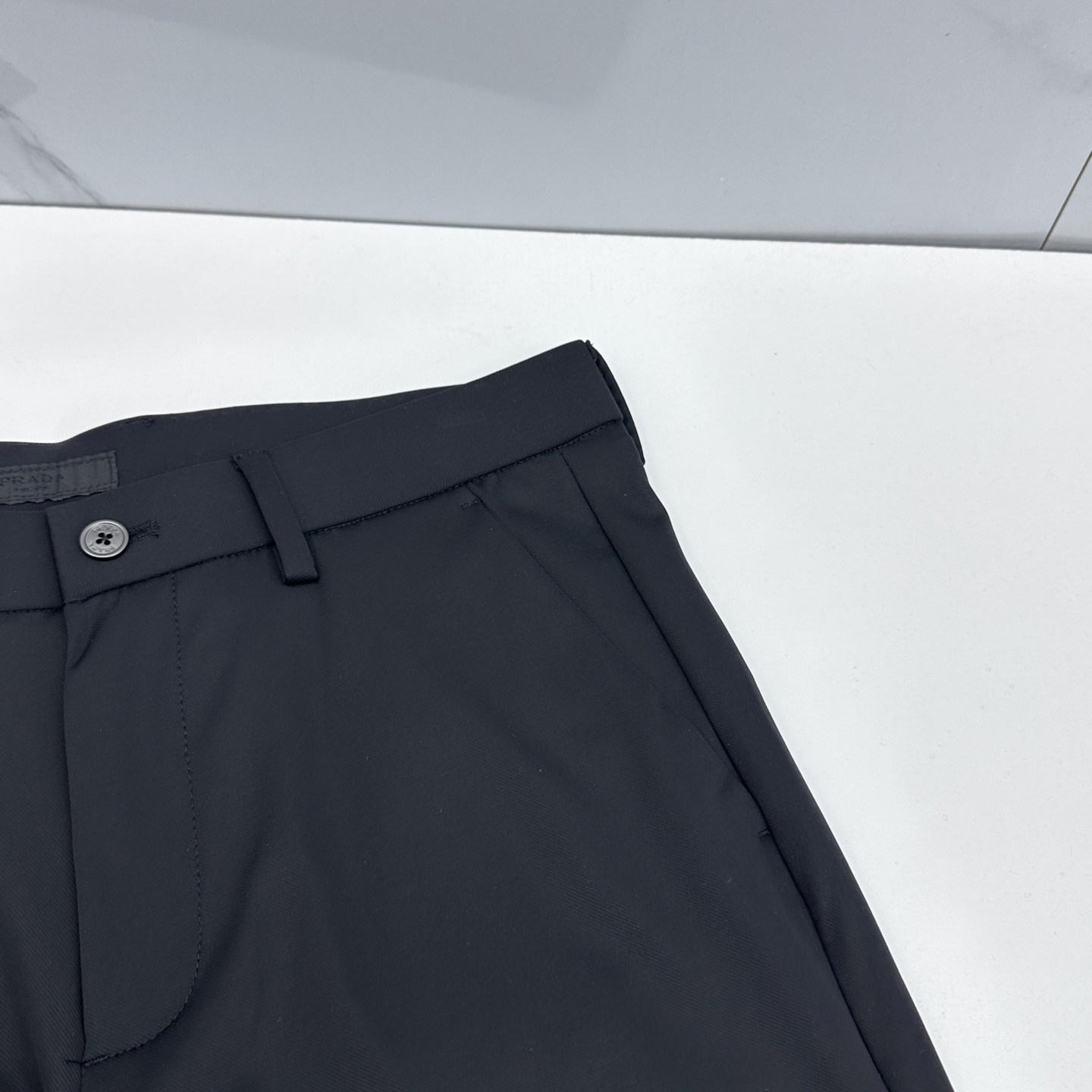 🆕PRADA普拉达 26ss春夏新品休闲裤西裤，官网同步，裤身工艺设计，高定面料，透气性能佳，客供辅料，