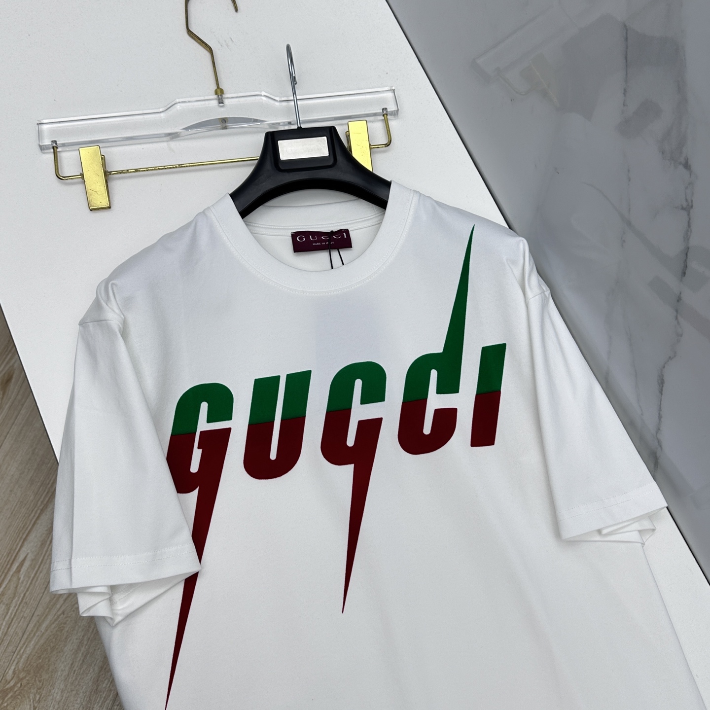 🆕Gucci古驰 2026春夏新款植绒印花短袖 双纱纯棉面料 胸前印花logo 多元化搭配 是眼下时尚前