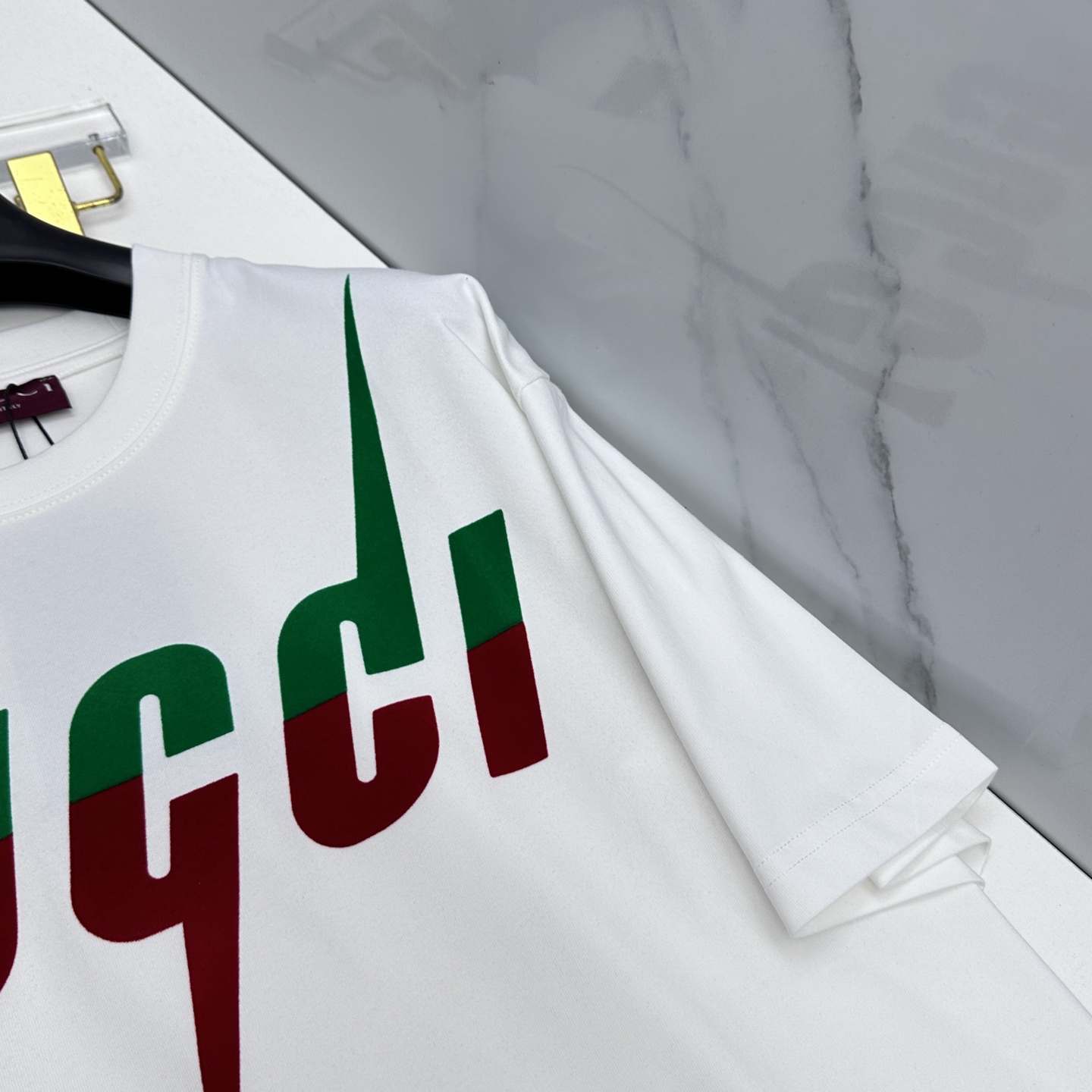 🆕Gucci古驰 2026春夏新款植绒印花短袖 双纱纯棉面料 胸前印花logo 多元化搭配 是眼下时尚前