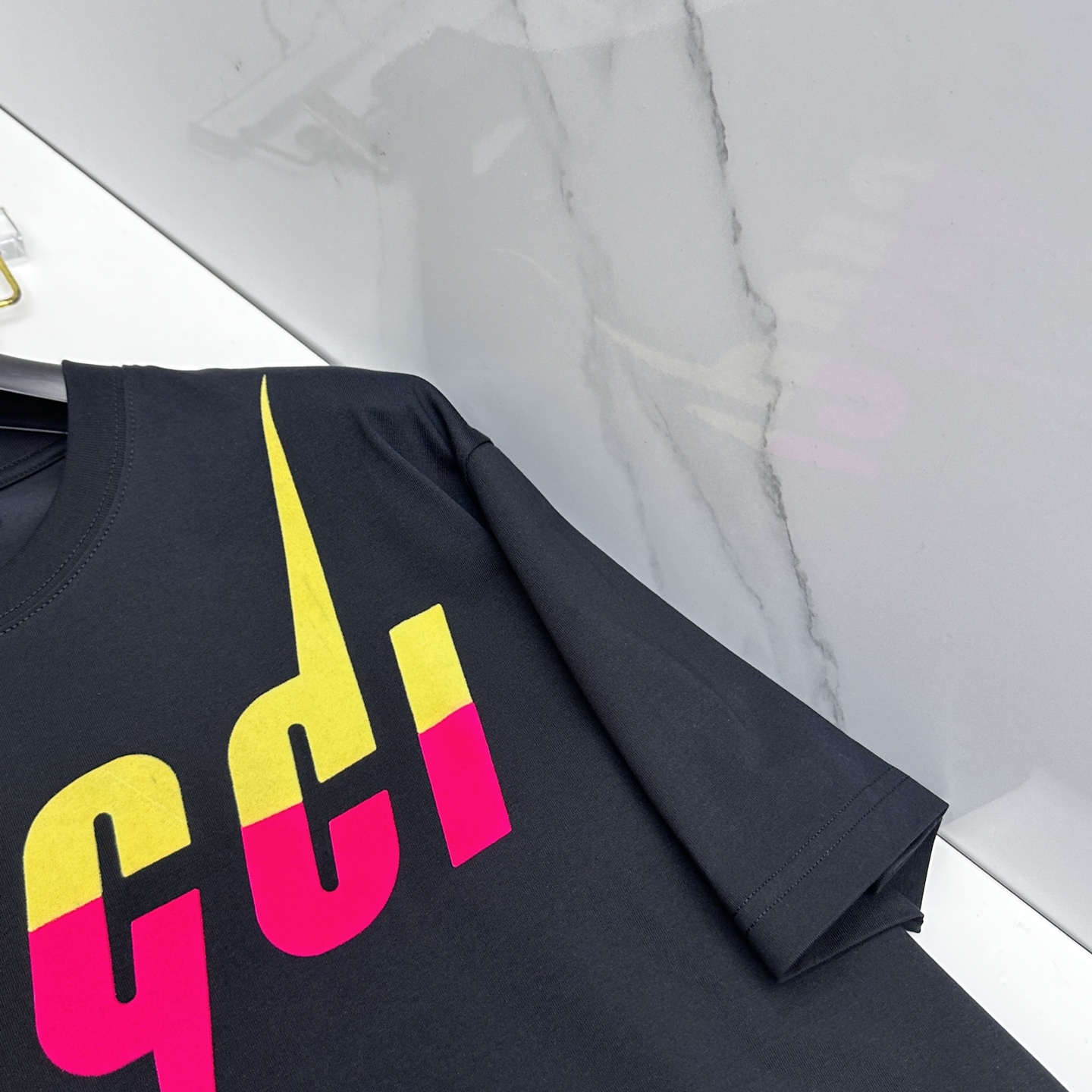 🆕Gucci古驰 2026春夏新款植绒印花短袖 双纱纯棉面料 胸前印花logo 多元化搭配 是眼下时尚前