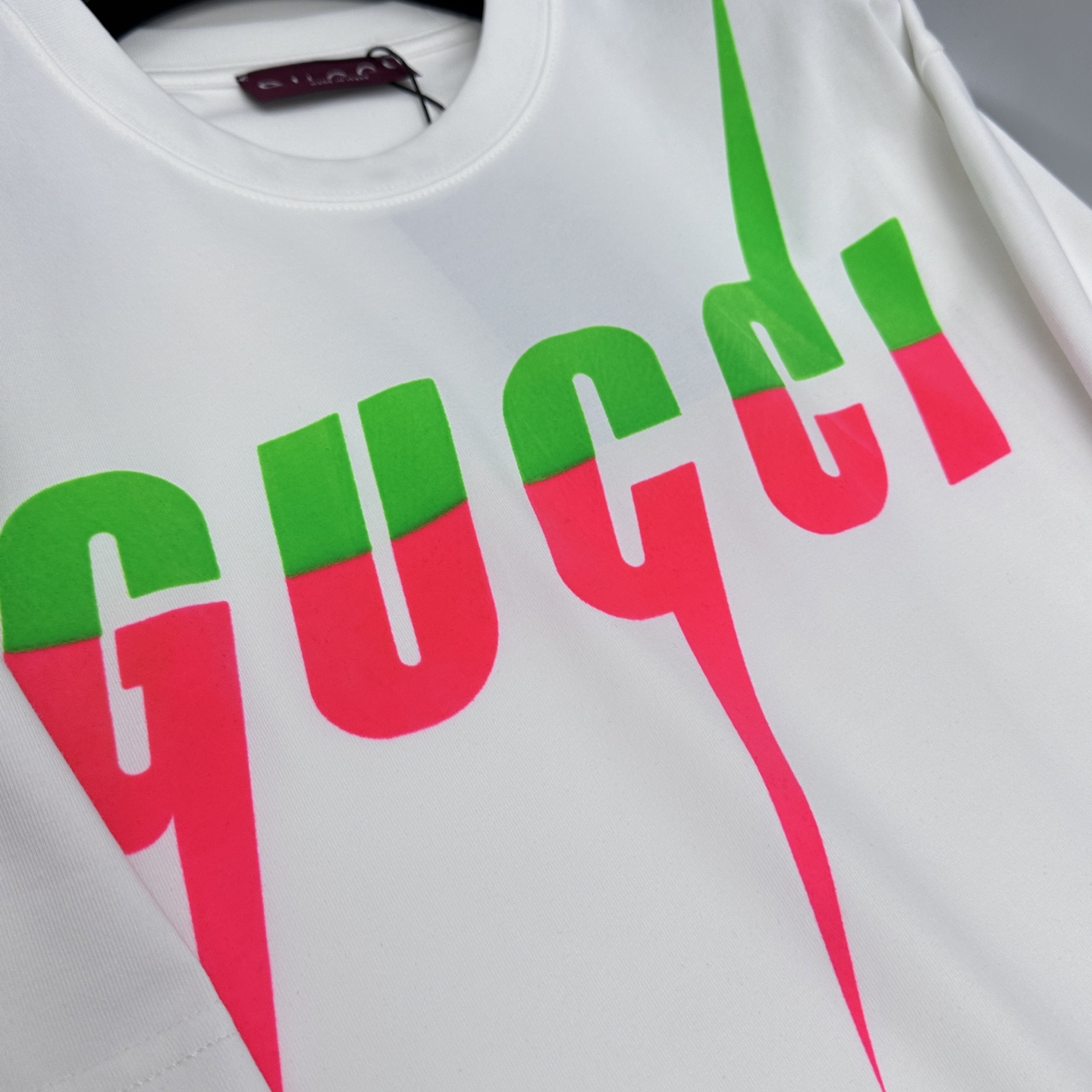 🆕Gucci古驰 2026春夏新款植绒印花短袖 双纱纯棉面料 胸前印花logo 多元化搭配 是眼下时尚前